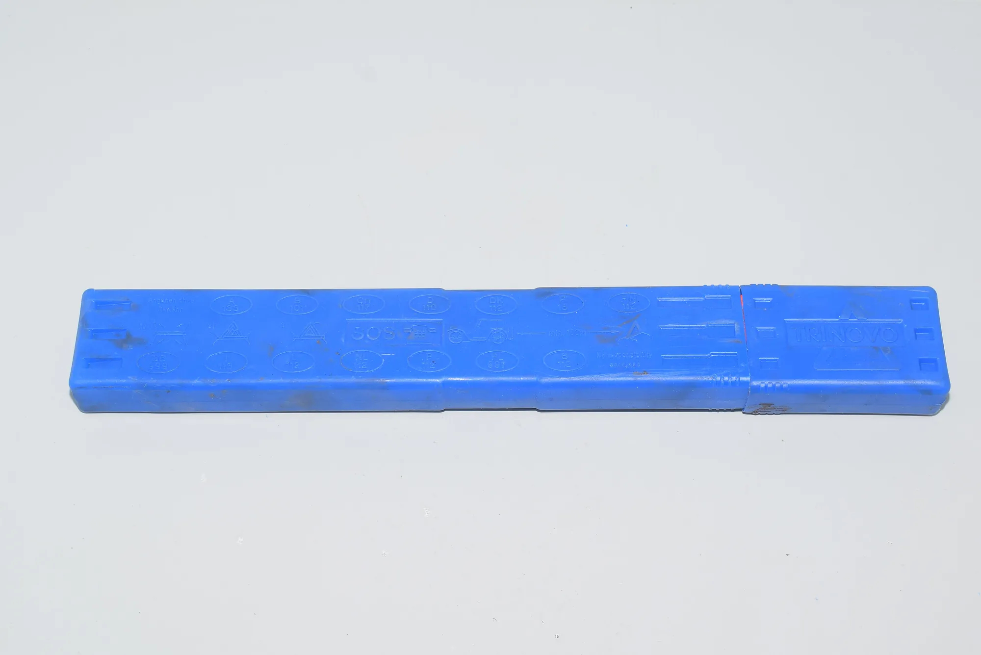 Warning Triangle – OEM 1095457 · BMW 7 (E38) BMW 7 (E38) 2000 – 2