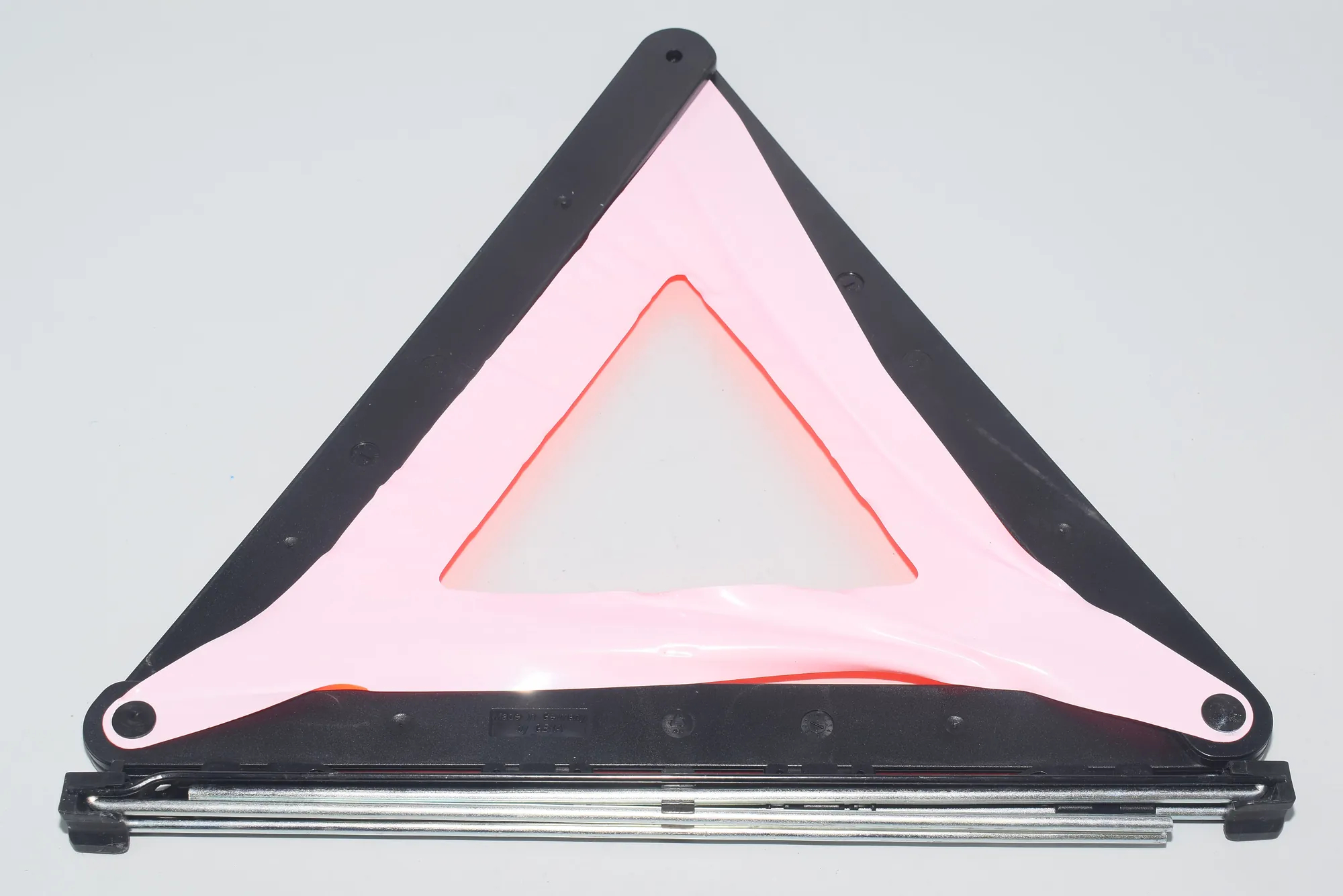 Warning Triangle – OEM 1095457 · BMW 5 Touring (E61) BMW 5 Touring (E61) 2004 – 4
