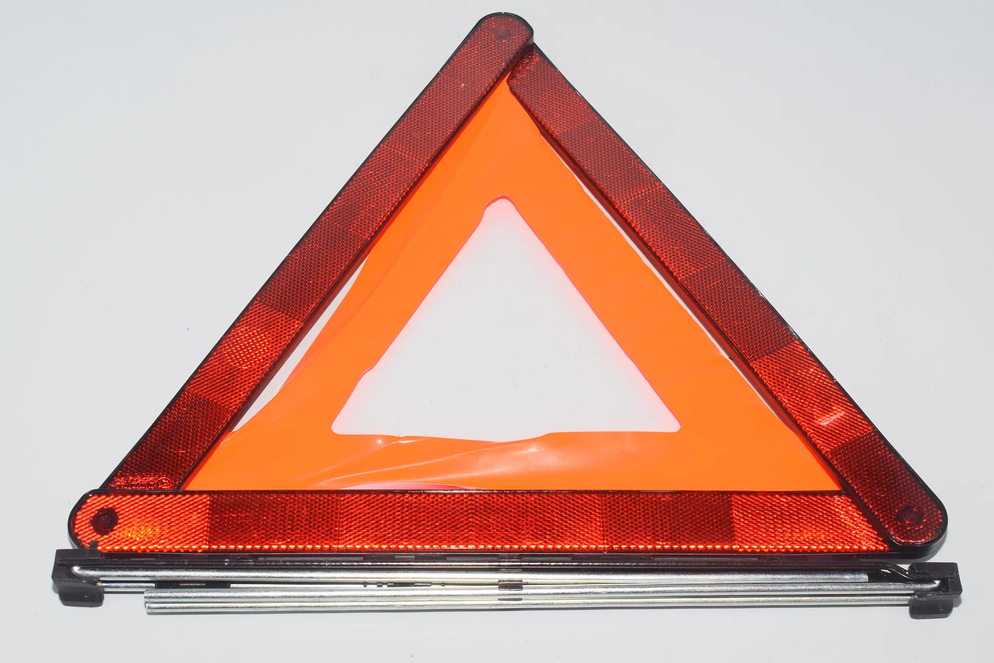 Warning Triangle – OEM 1095457 · BMW 5 Touring (E61) BMW 5 Touring (E61) 2004 – 3