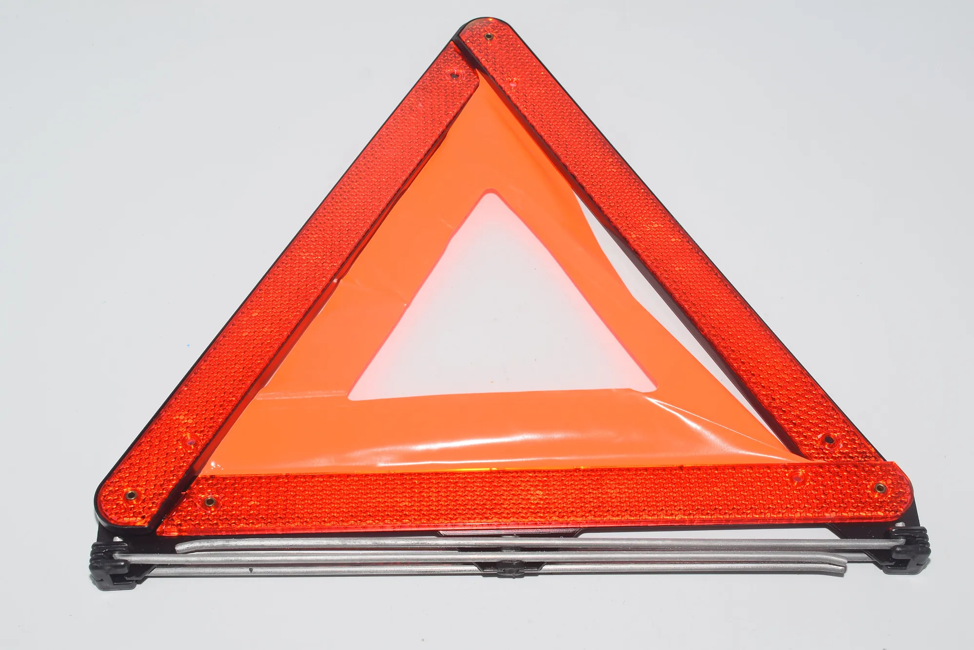 Warning Triangle – OEM 1095457 · BMW X5 (E53) BMW X5 (E53) 2000 – 4
