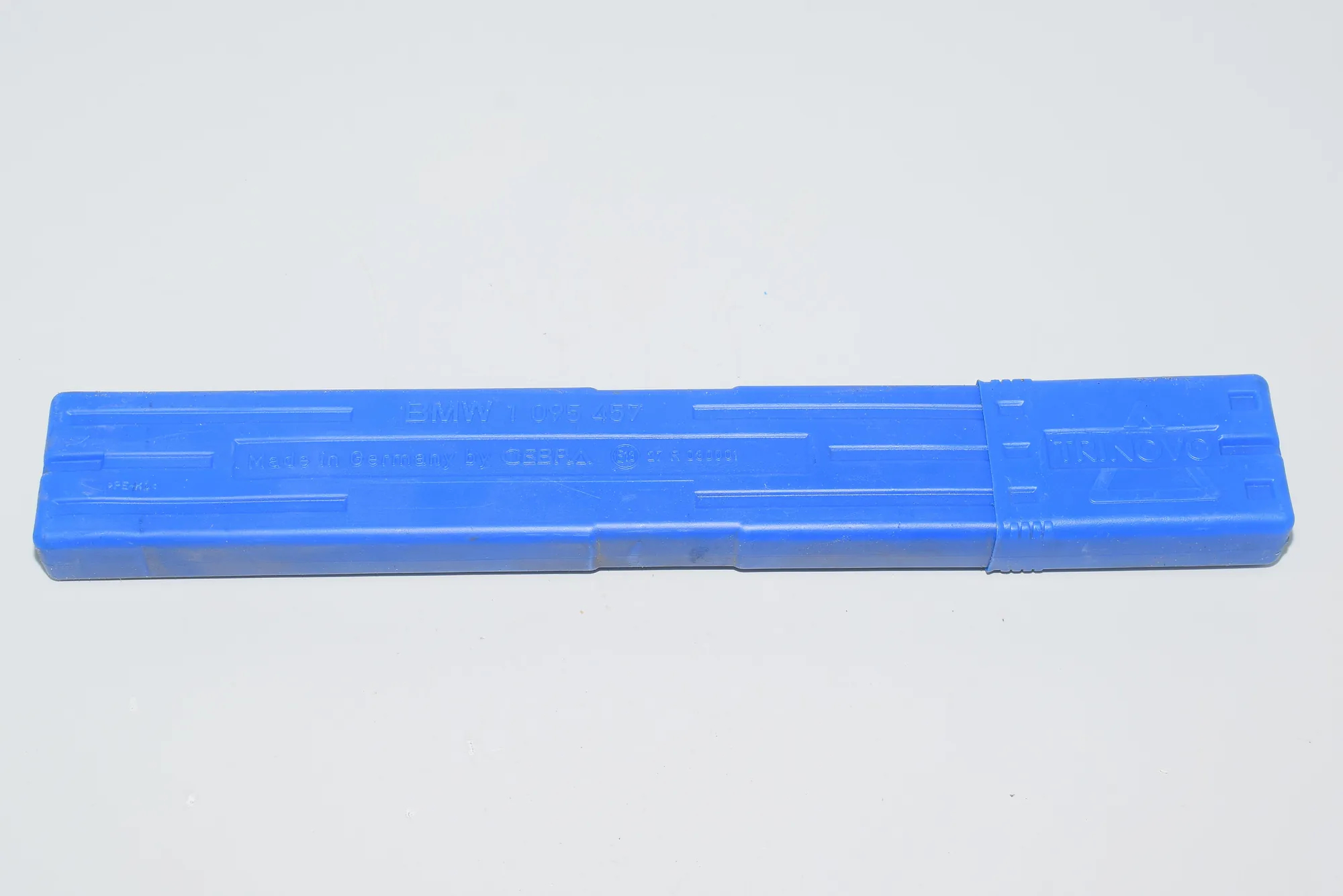 Warning Triangle – OEM 1095457 · BMW X5 (E53) BMW X5 (E53) 2000 – 2