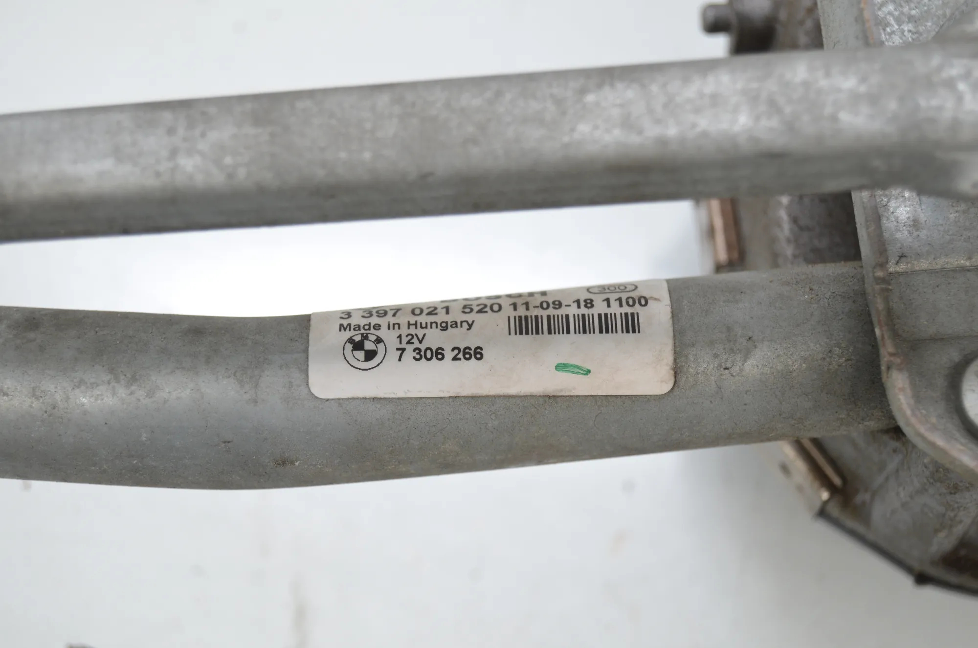 Front Windshield Wiper Mechanism – OEM 7306266 · BMW 5 Touring (F11) 530 d xDrive 2011 – 5