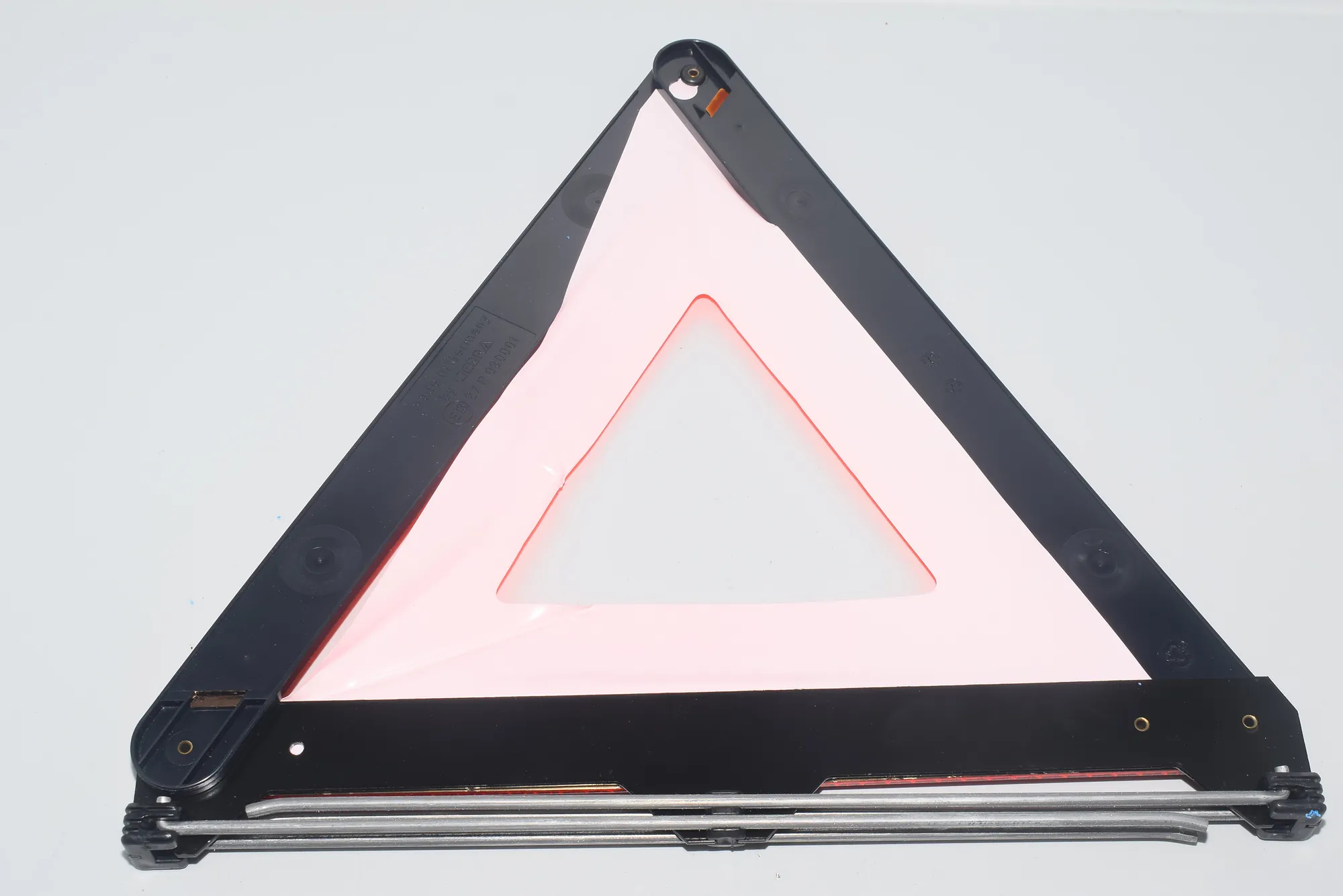 Warning Triangle – OEM 1095457 · BMW 5 (E60) BMW 5 (E60) 2004 – 4
