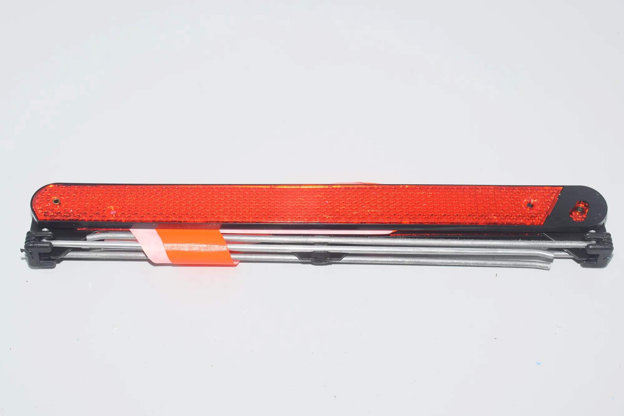 Warning Triangle – OEM 1095457 · BMW 5 (E60) BMW 5 (E60) 2004 – 4