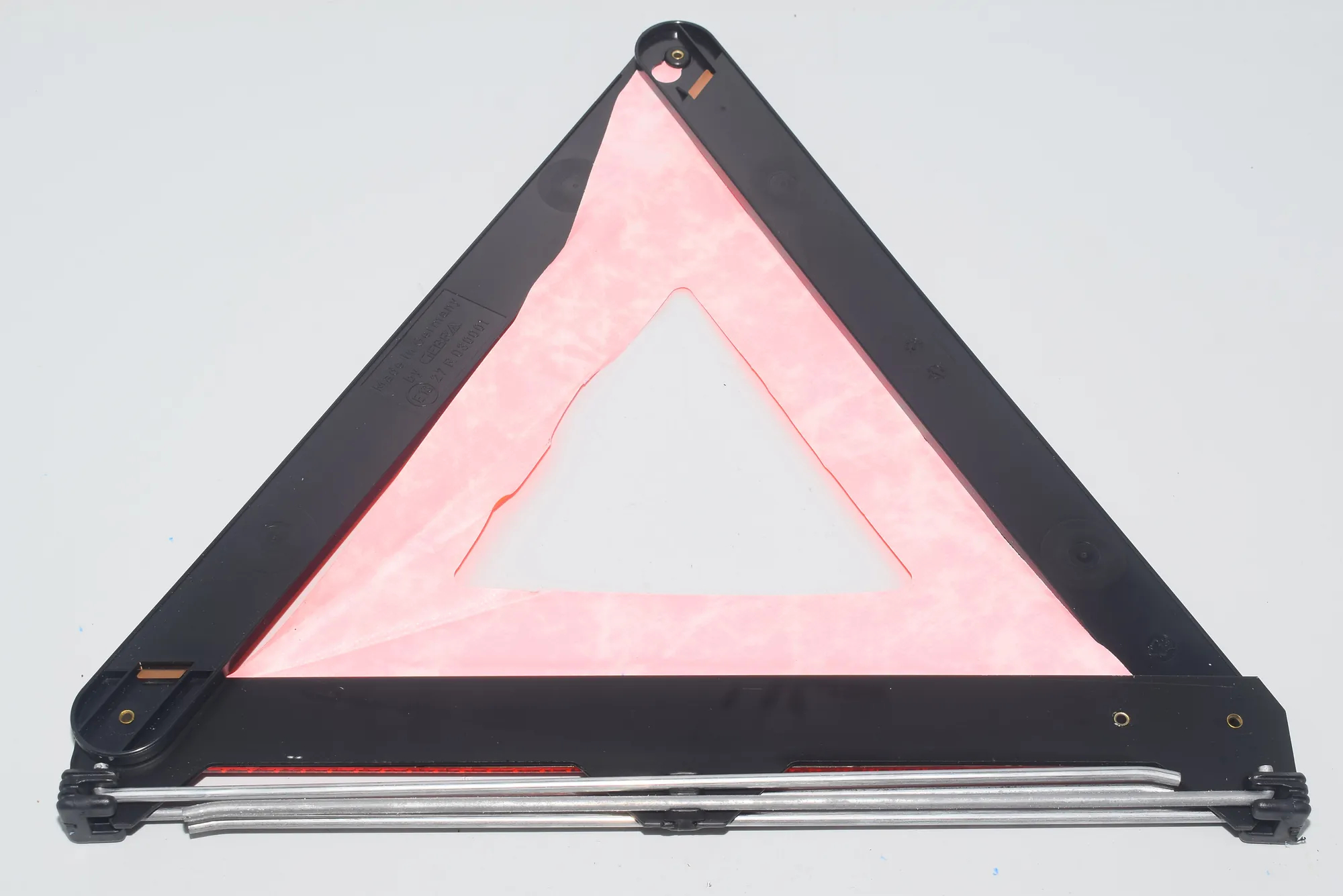 Warning Triangle – OEM 1095457 · BMW 5 (E60) BMW 5 (E60) 2004 – 2
