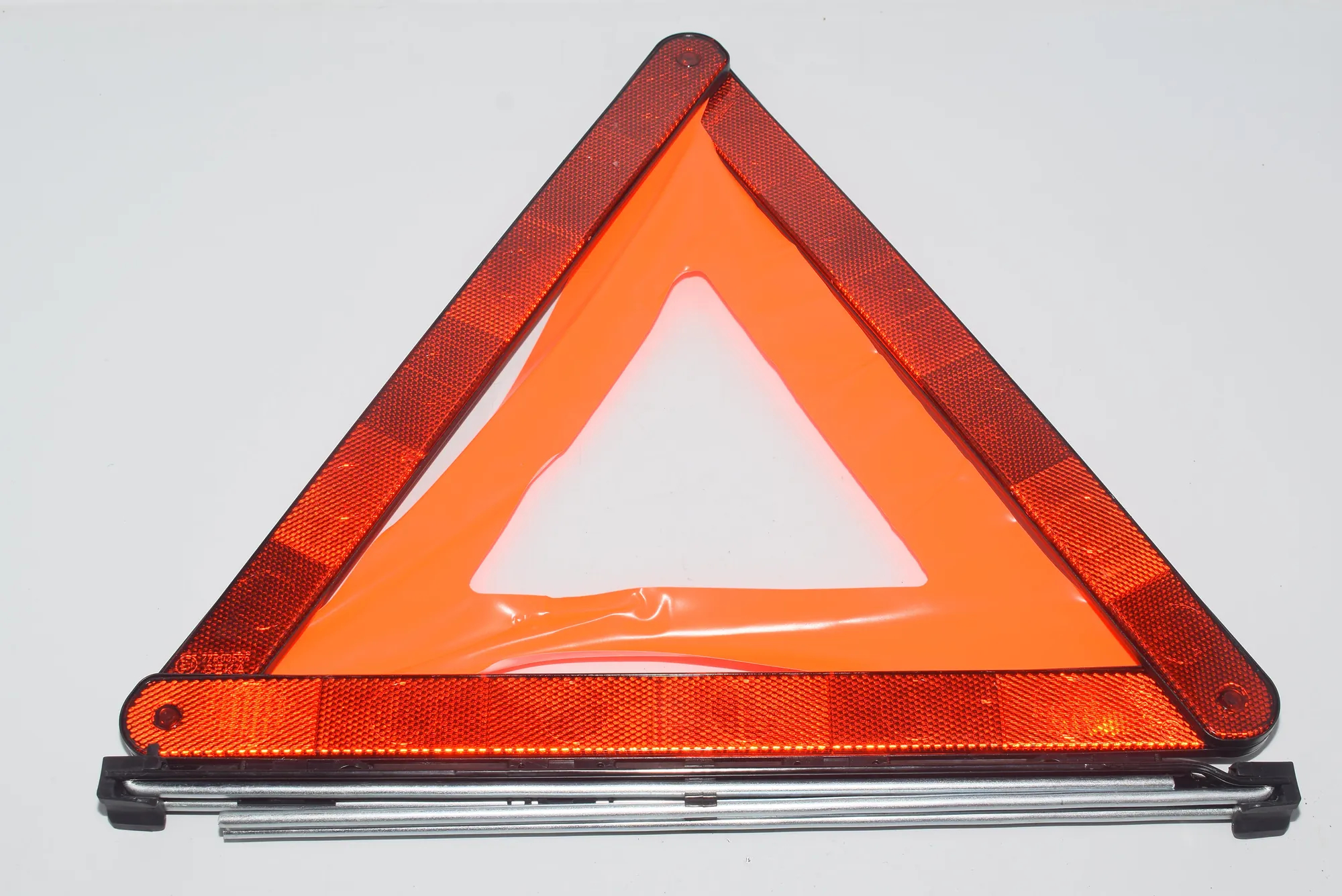 Warning Triangle – OEM 1095457 · BMW 3 (E46) BMW 3 (E46) 2000 – 2