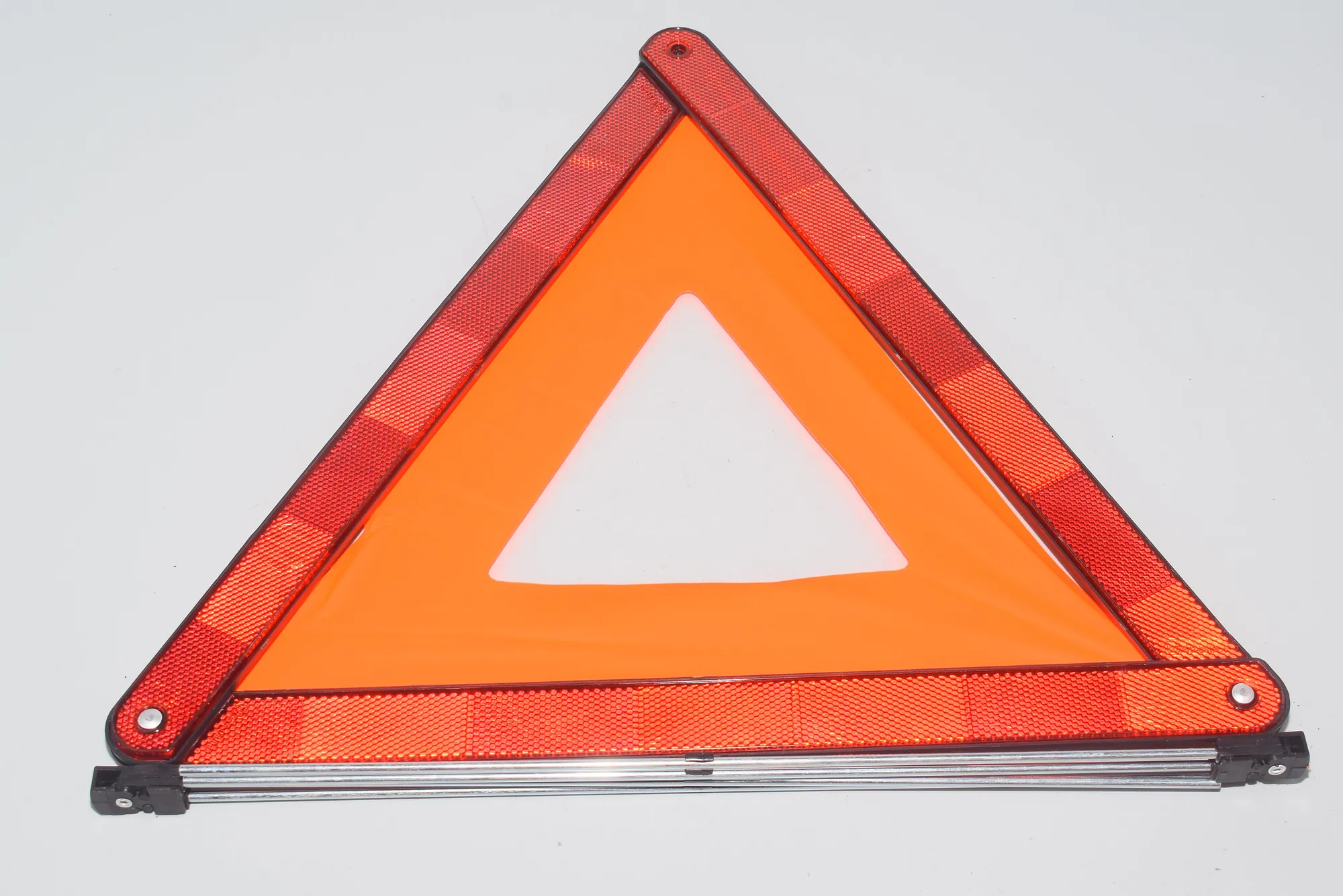 Warning Triangle – OEM NA · BMW 5 Touring (E39) BMW 5 Touring (E39) 2000 – 3