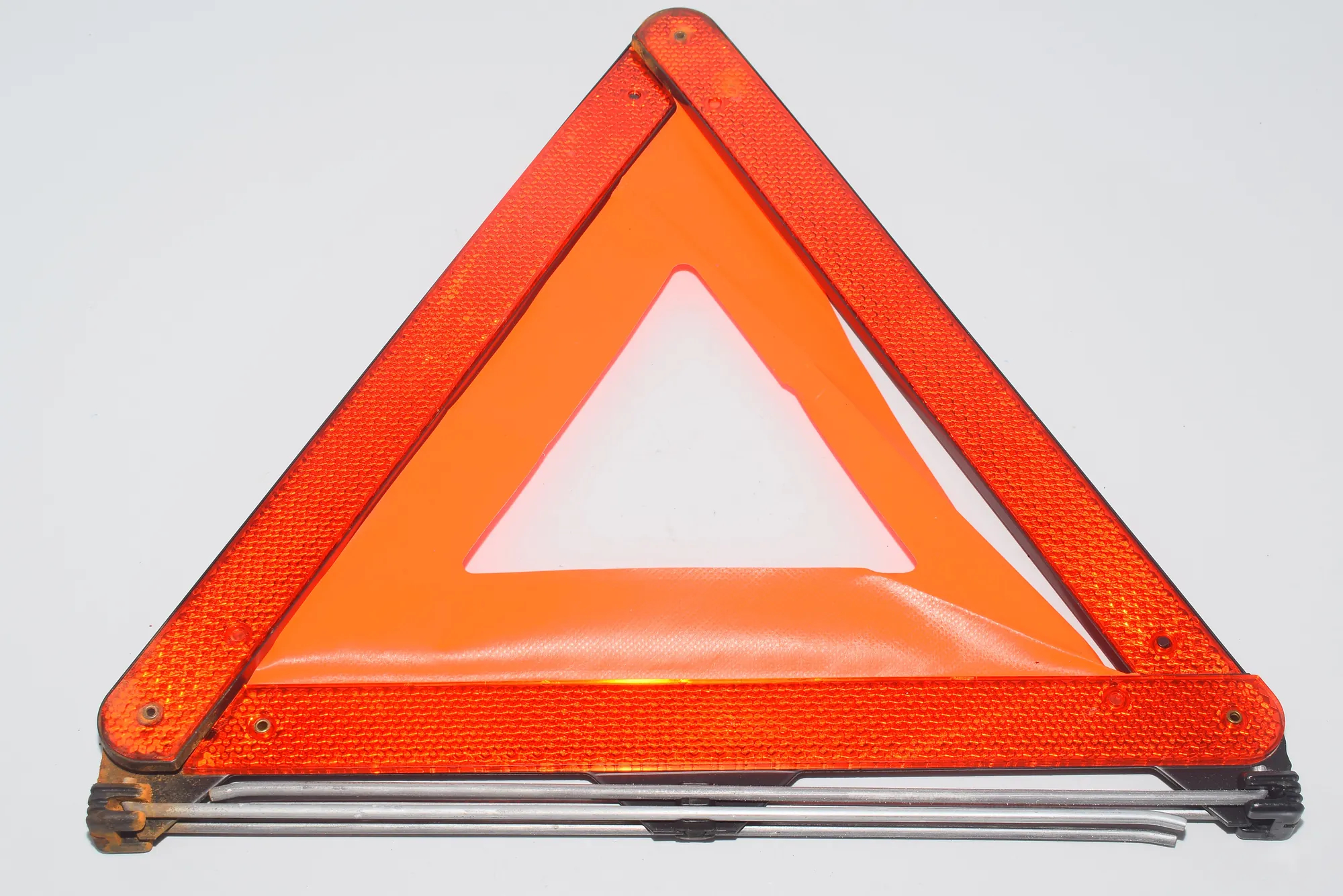 Warning Triangle – OEM 1095457 · BMW 5 (E39) BMW 5 (E39) 2000 – 2