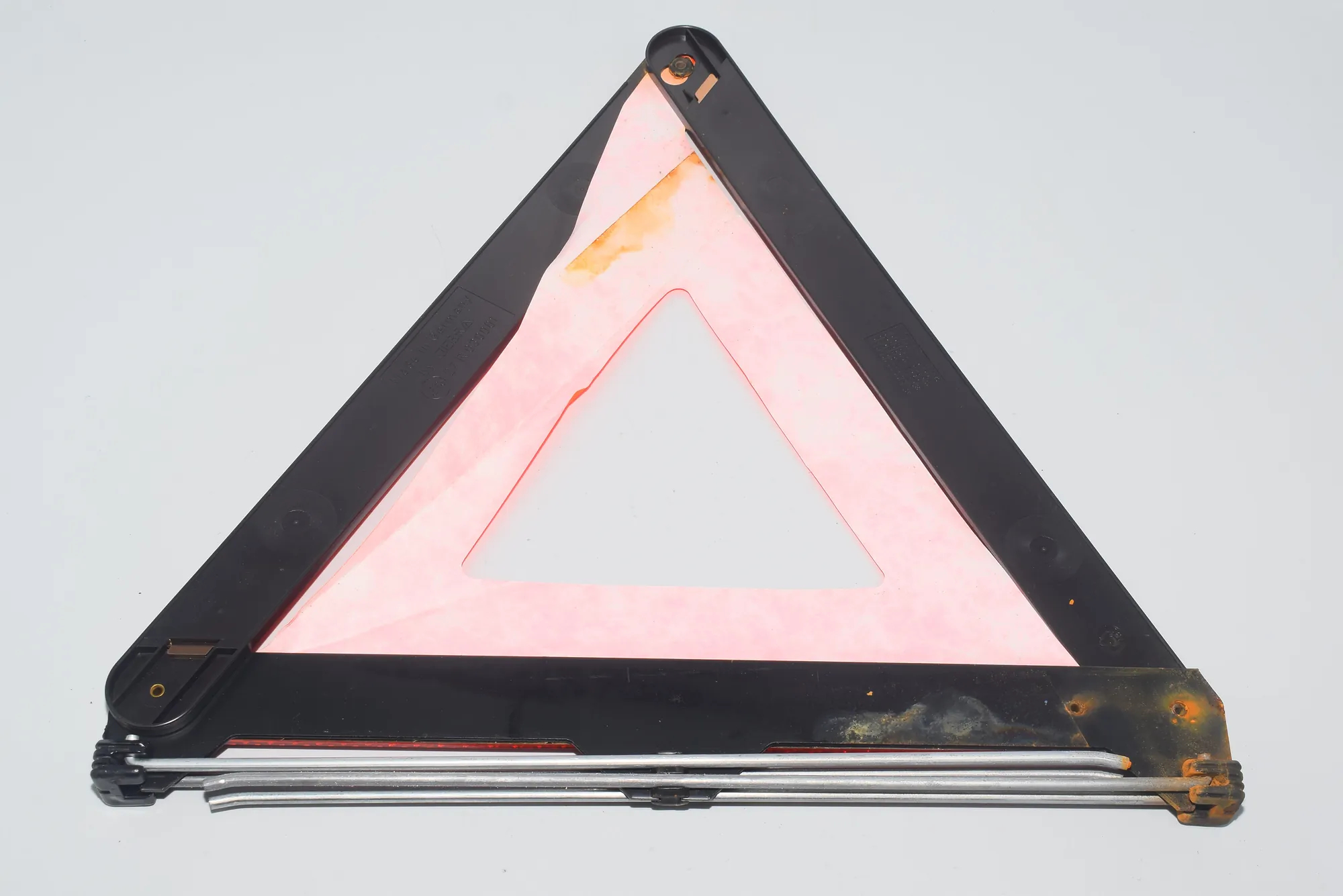 Warning Triangle – OEM 1095457 · BMW 5 (E39) BMW 5 (E39) 2000 – 3