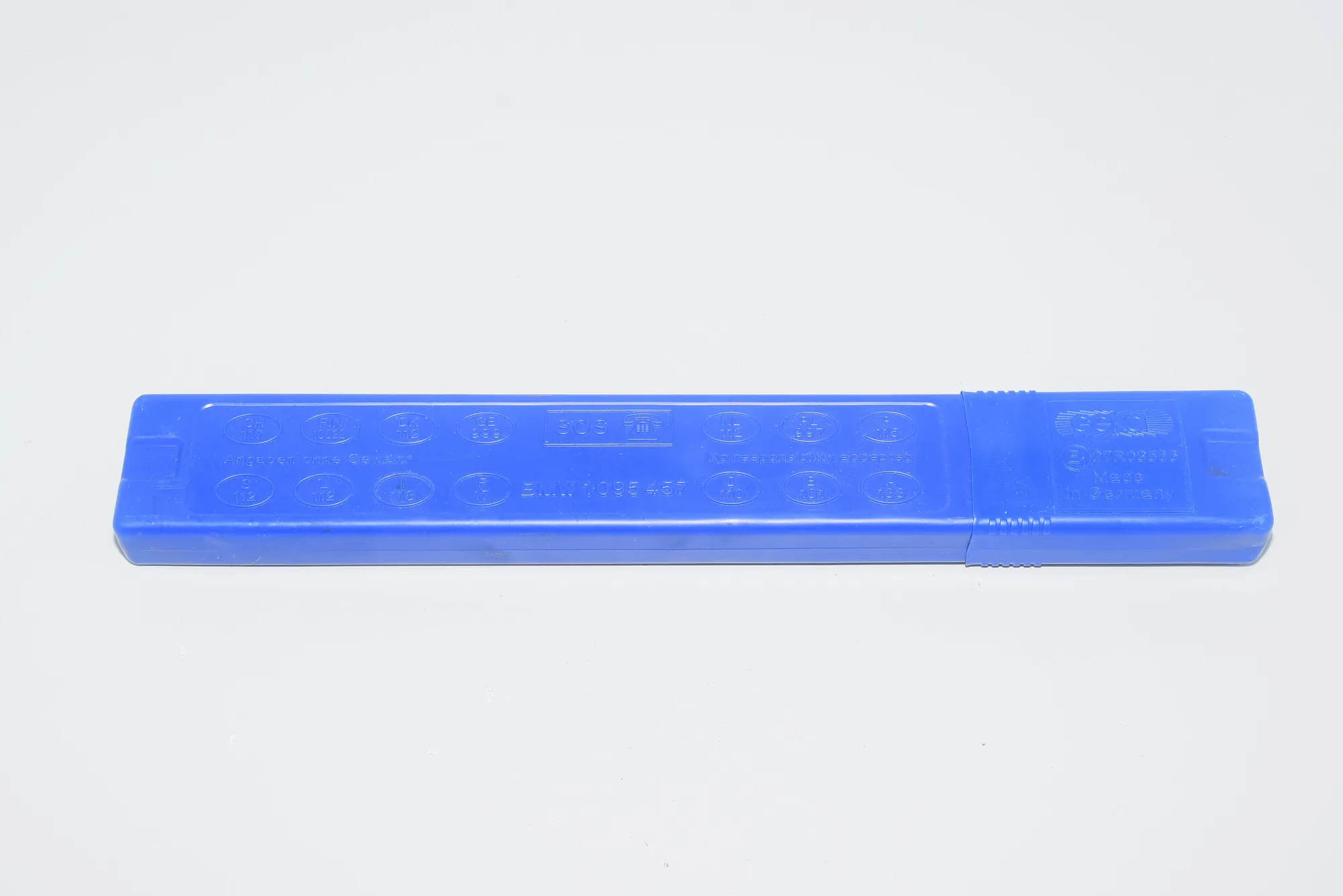 Warning Triangle – OEM 1095457 · BMW 5 (E60) BMW 5 (E60) 2004