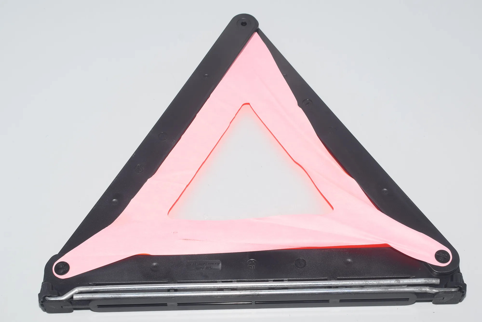 Warning Triangle – OEM 6756429 · BMW 3 (E46) BMW 3 (E46) 2000 – 4