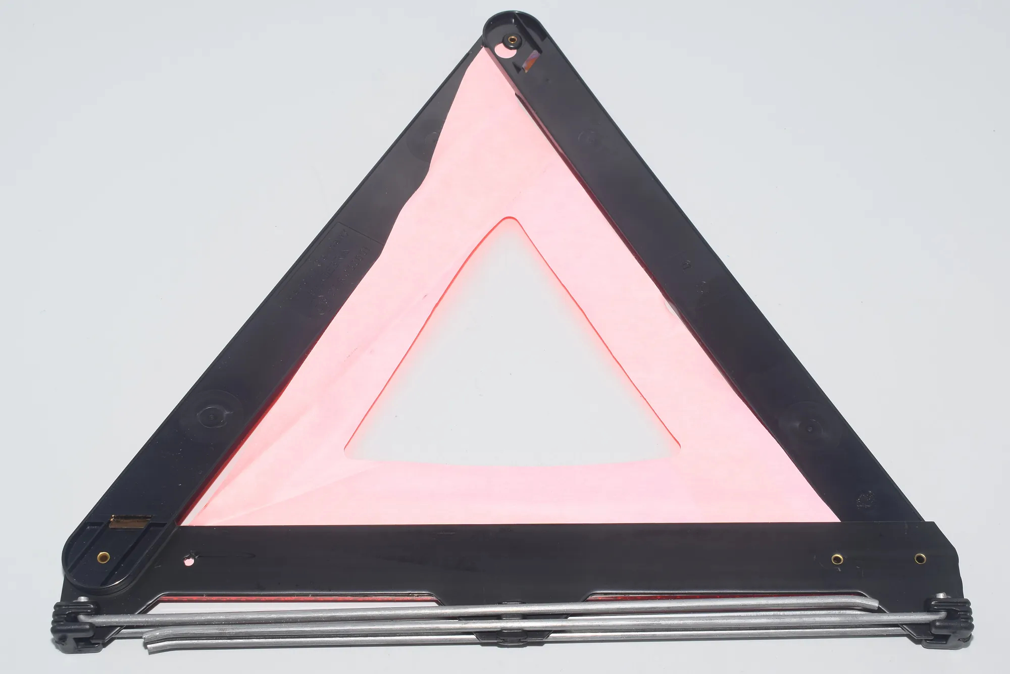 Warning Triangle – OEM 1095457 · BMW 5 Touring (E39) BMW 5 Touring (E39) 2000 – 3