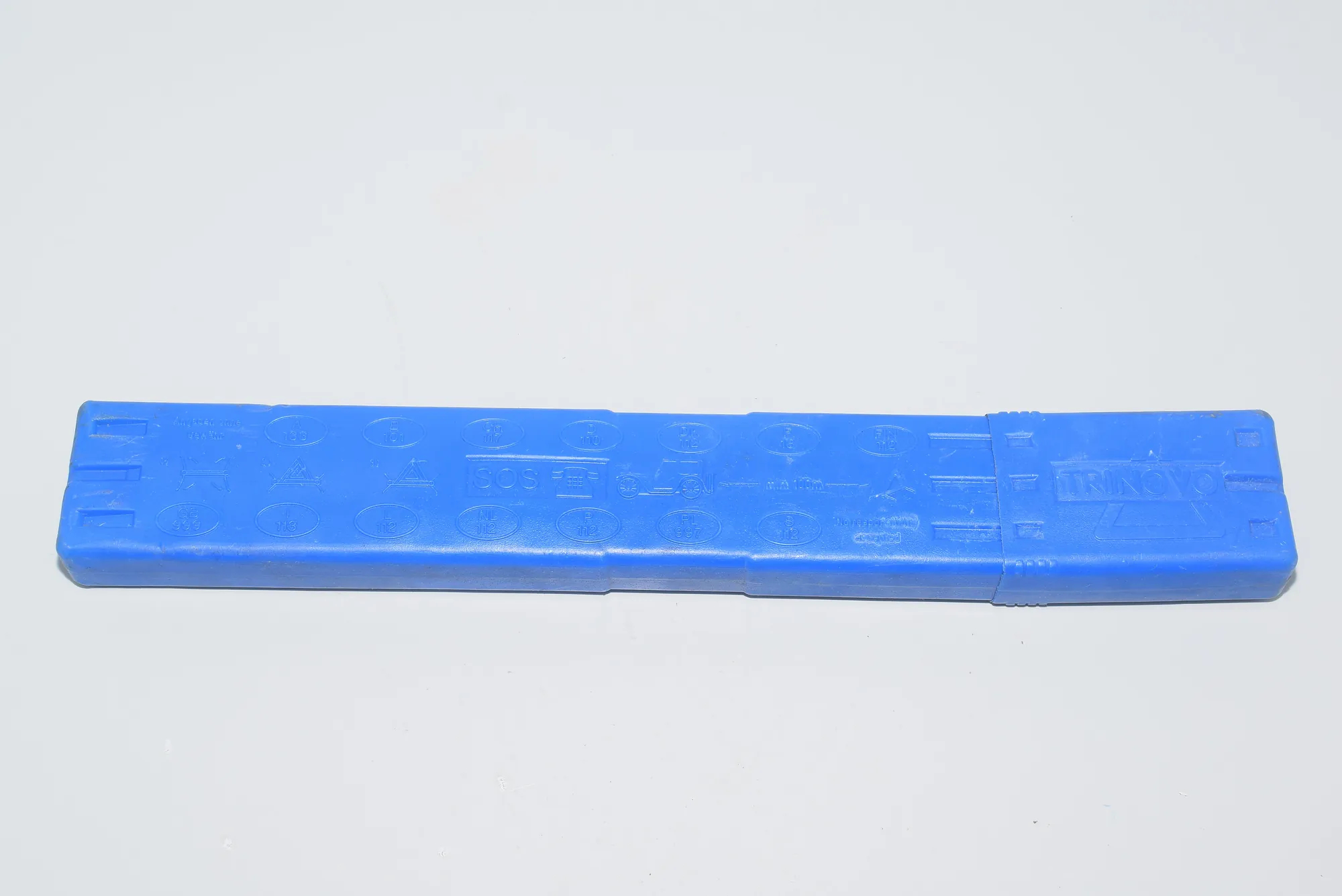 Warning Triangle – OEM 1095457 · BMW 5 Touring (E39) BMW 5 Touring (E39) 2000 – 5