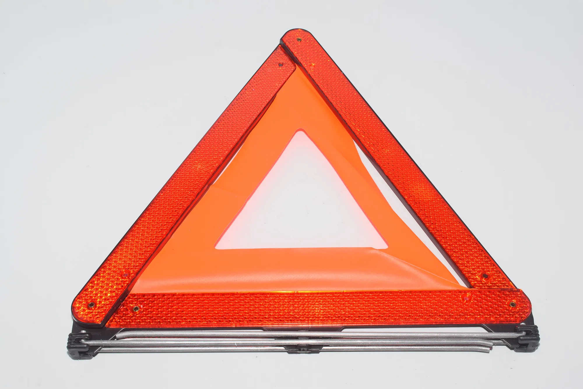 Warning Triangle – OEM 1095457 · BMW 5 (E39) BMW 5 (E39) 2000 – 5