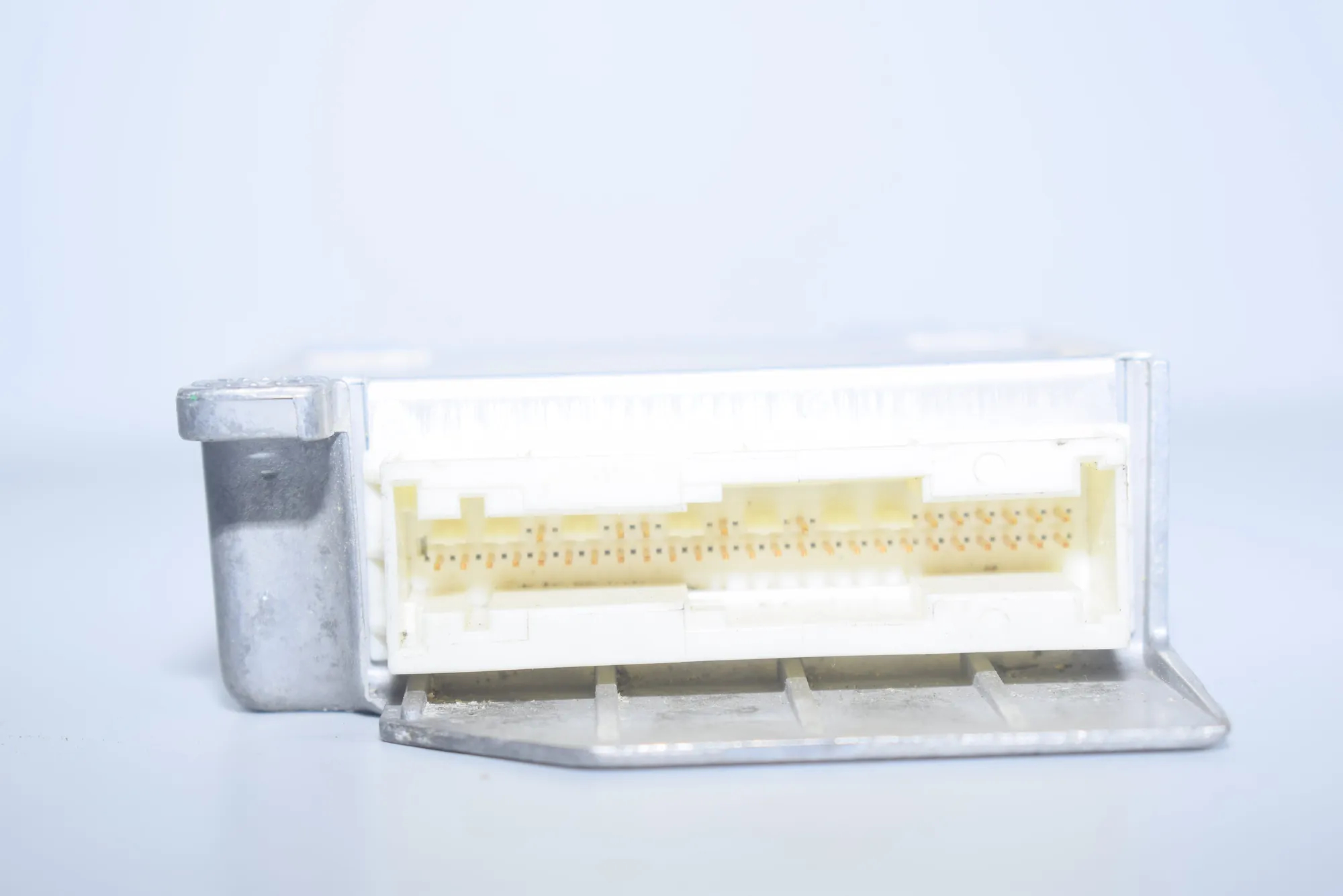 SRS Control Unit – OEM 8372521 · BMW 5 (E39) BMW 5 (E39) 2000 – 4