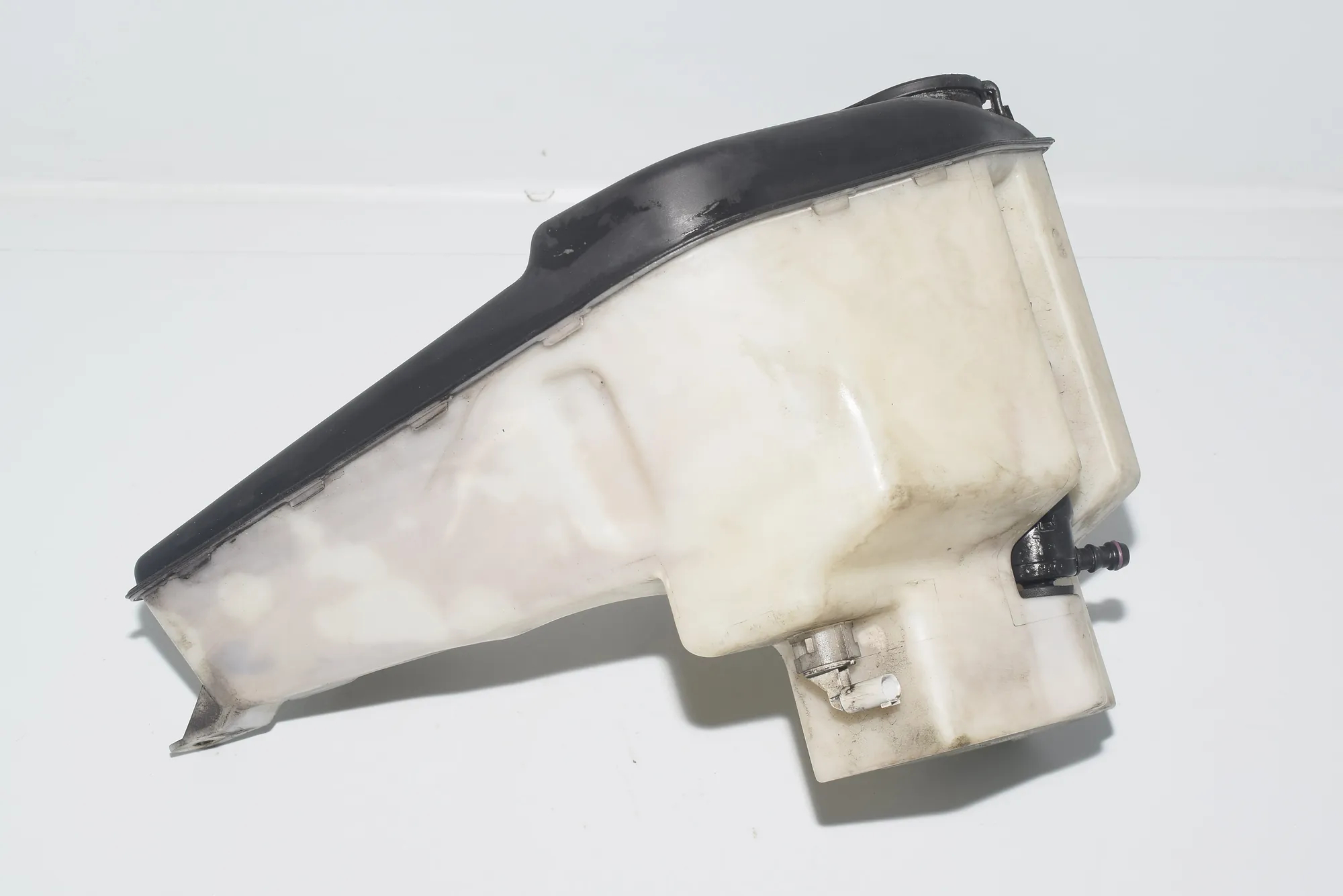 Window Washer Tank – OEM 8252738 · BMW X5 (E53) 3.0 i 2002 – 5