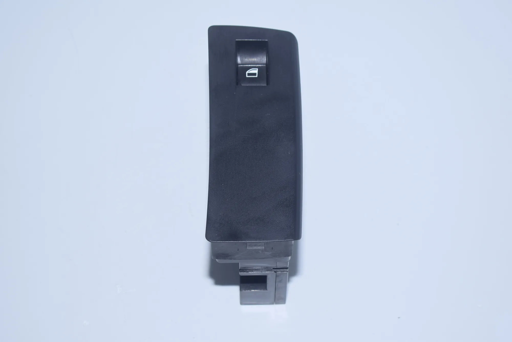 Front Left Door Window Switch – OEM 6916604 · BMW X5 (E53) 3.0 i 2002 – 5