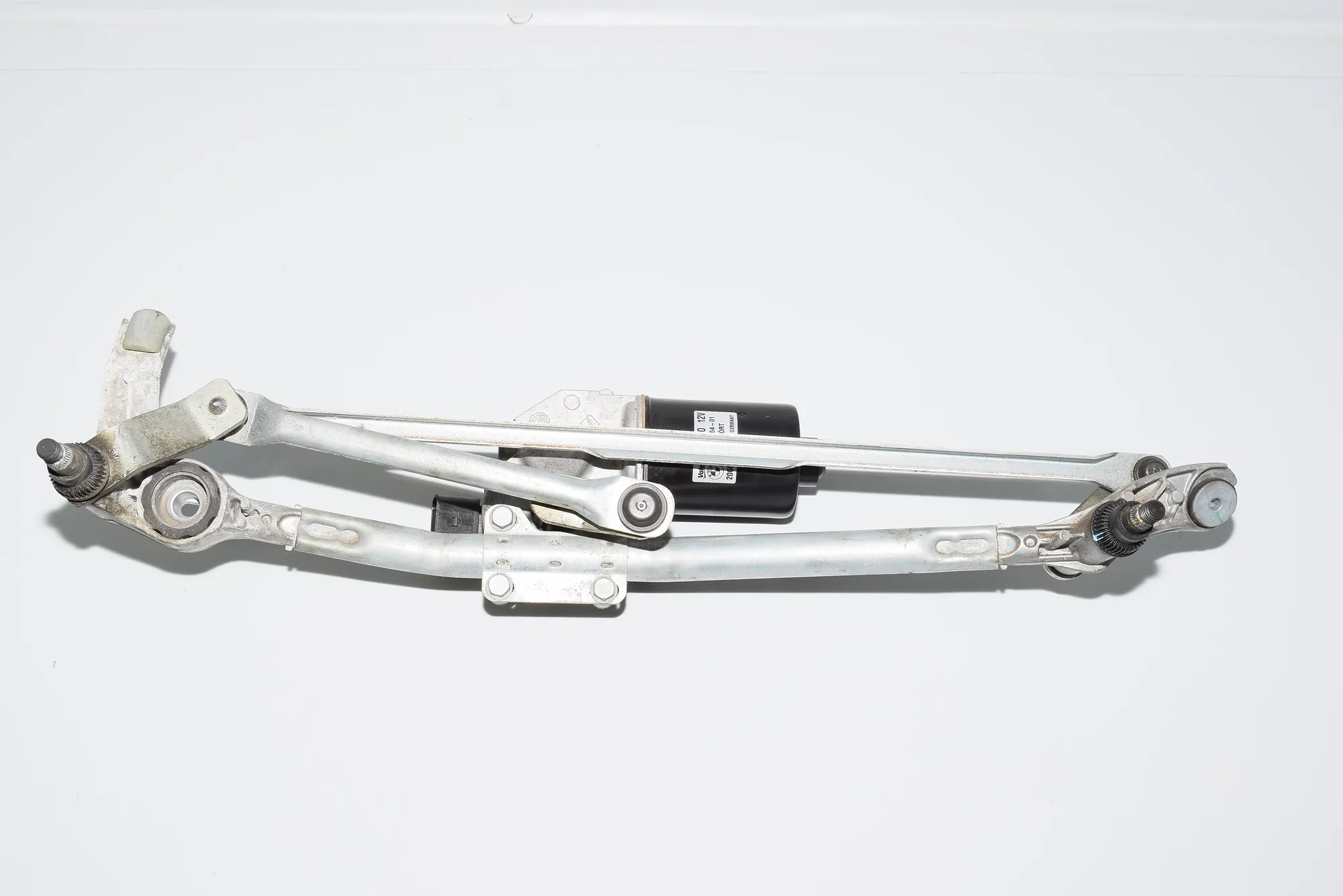 Front Windshield Wiper Mechanism – OEM 6978264 · BMW 3 Coupe (E92) 330 d 2008 – 4