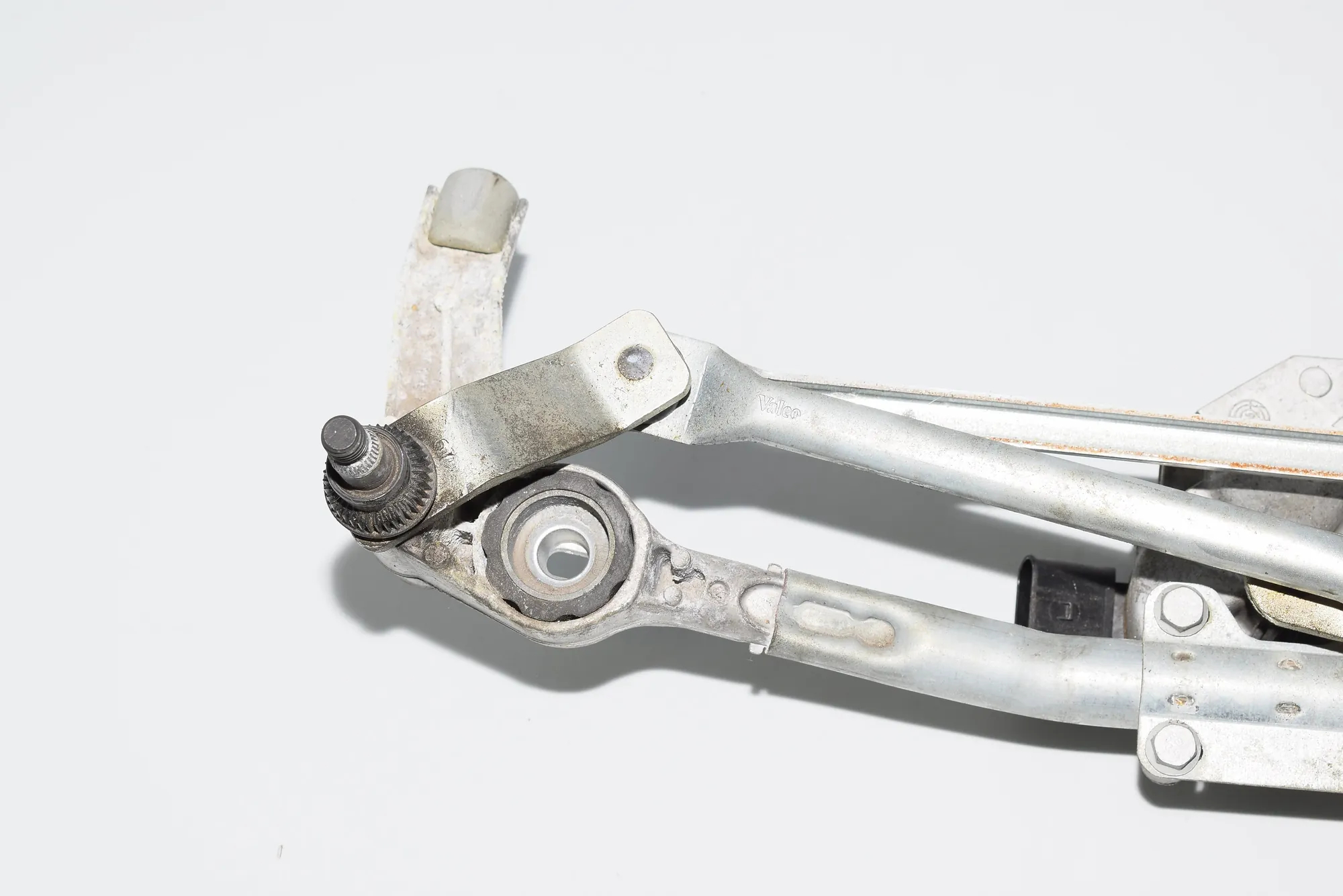Front Windshield Wiper Mechanism – OEM 6978264 · BMW 3 Coupe (E92) 330 d 2008 – 5