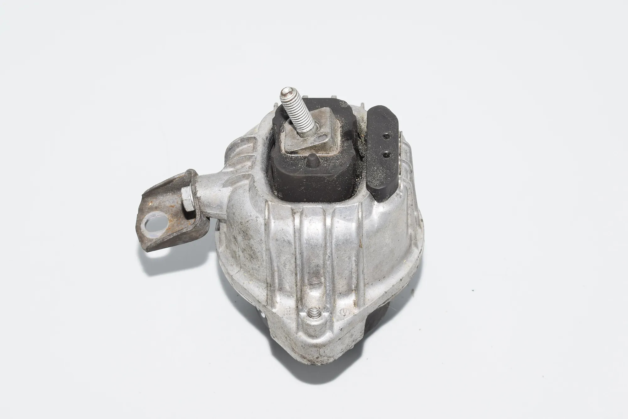 Left Side Engine Mount – OEM 139811 · BMW 3 Coupe (E92) 330 d 2008 – 4