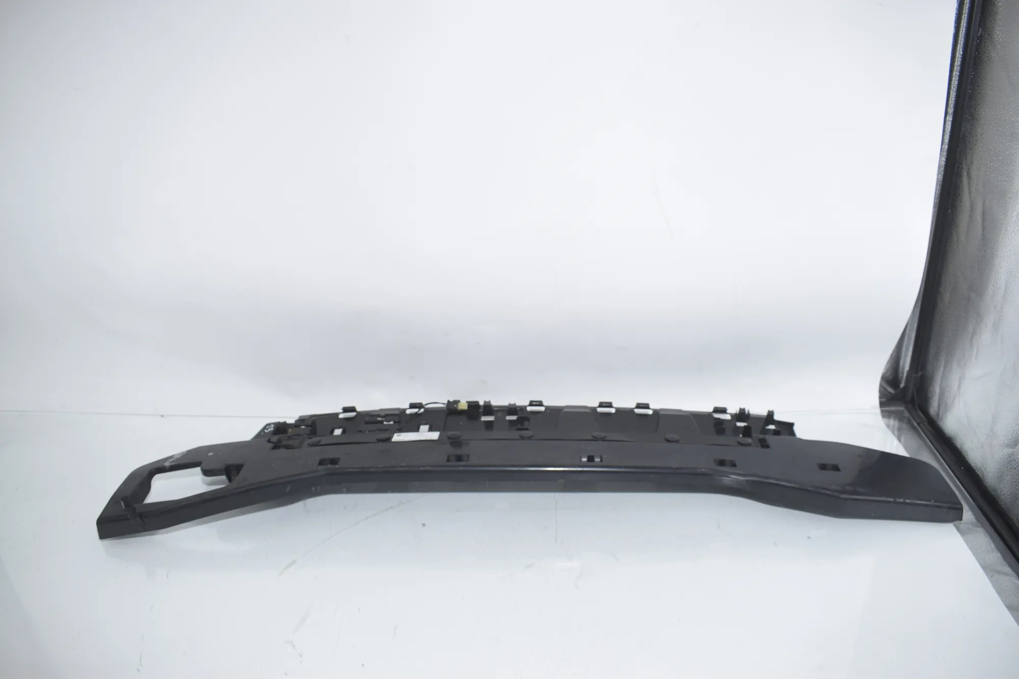 Rear Bumper Middle Bracket – OEM 7299972 · BMW 5 Touring (F11) 530 d xDrive 2011