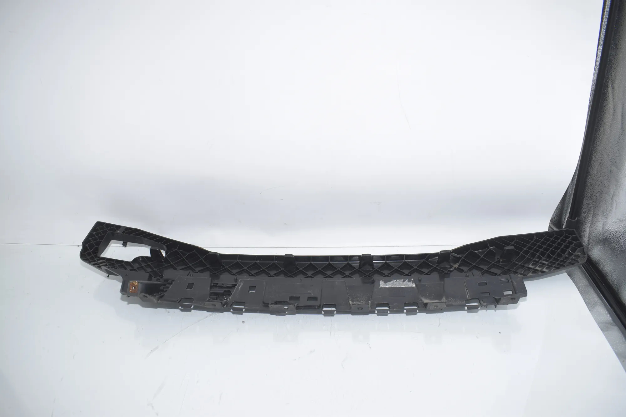 Rear Bumper Middle Bracket – OEM 7299972 · BMW 5 Touring (F11) 530 d xDrive 2011 – 3