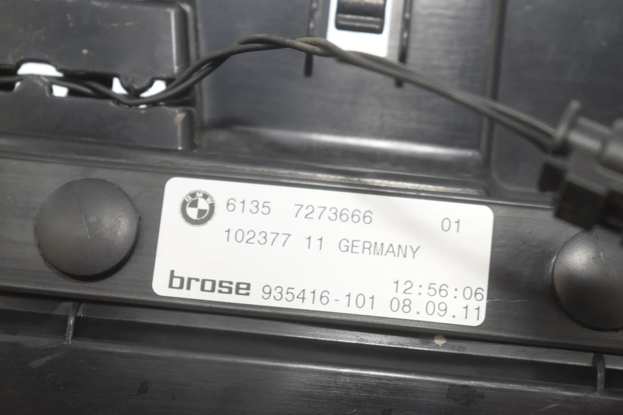 Rear Bumper Middle Bracket – OEM 7299972 · BMW 5 Touring (F11) 530 d xDrive 2011 – 5