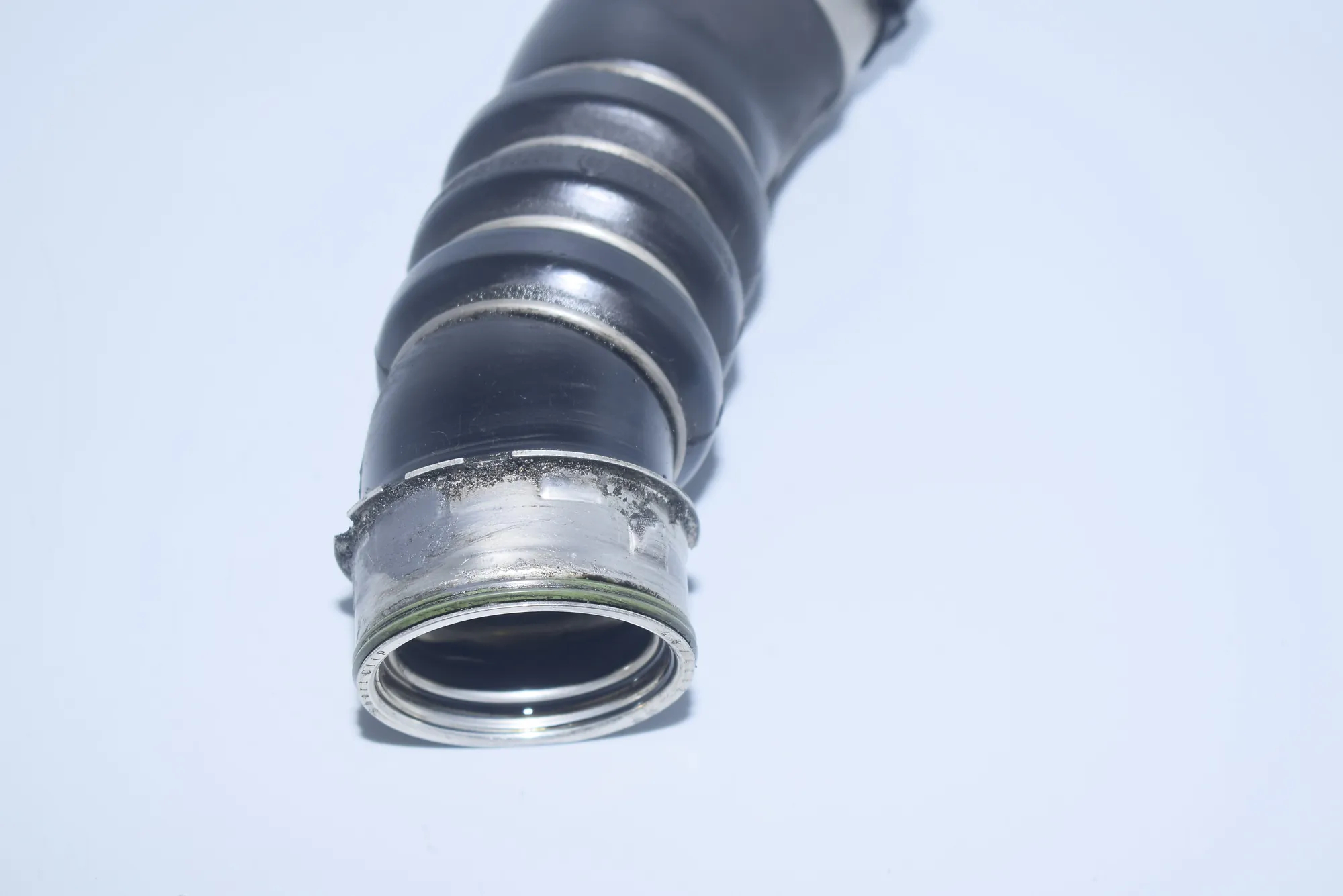 Right Side Intercooler Hose – OEM 7797480 · BMW 1 (E87) 116 d 2010 – 4