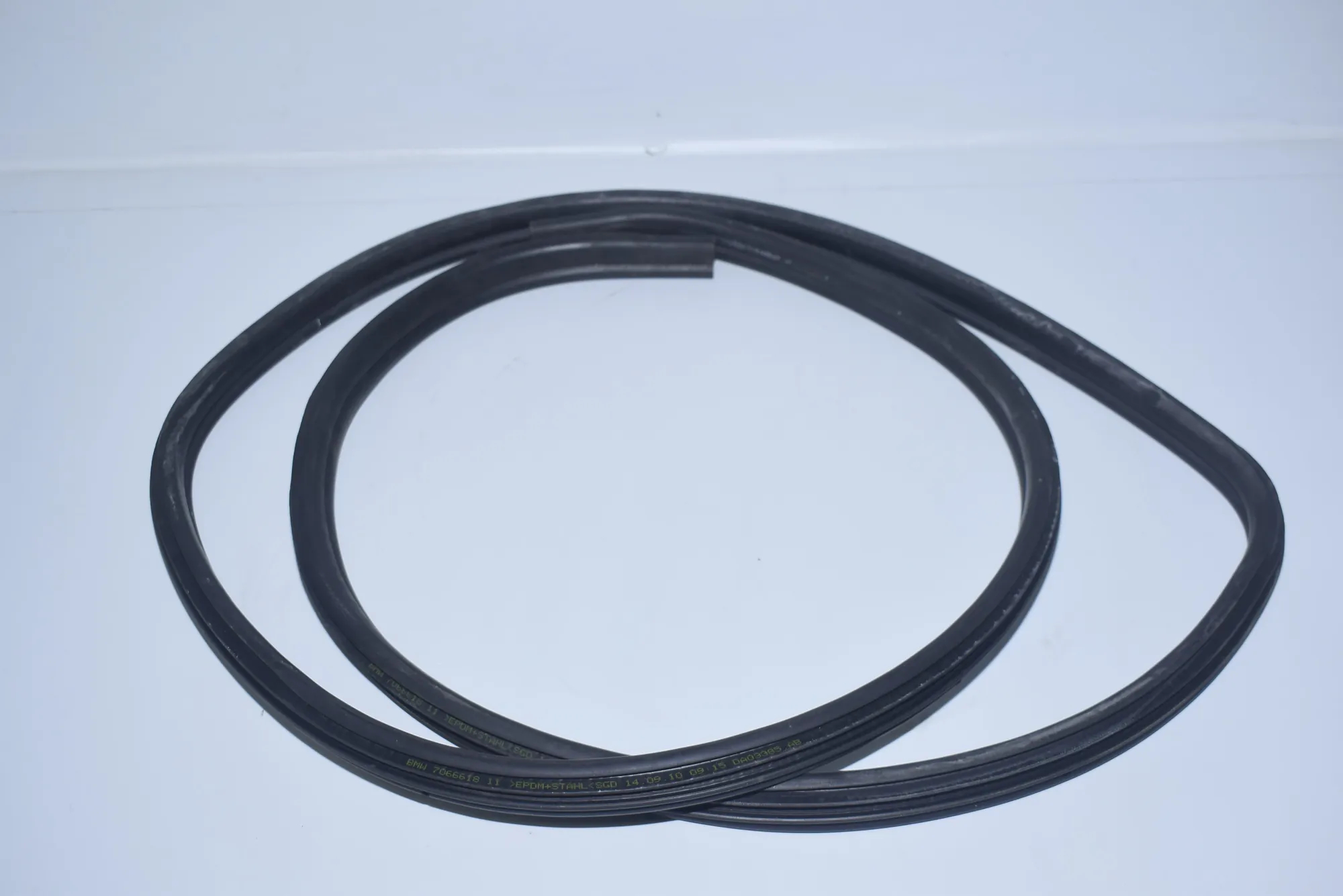 Rear Left Door Seal Rubber – OEM 7066618 · BMW 1 (E87) 116 d 2010 – 2