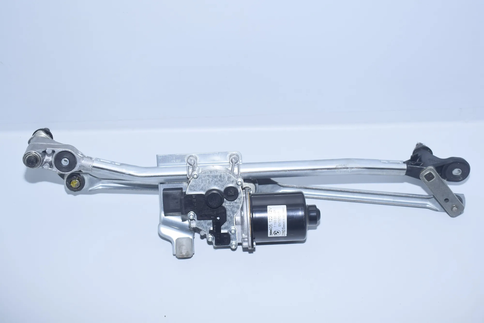 Front Windshield Wiper Mechanism – OEM 7193037 · BMW 1 1 (E87) (2003 - 2013) 116 d (2009 - 2011, 2.0 L, 85 kW) 2010