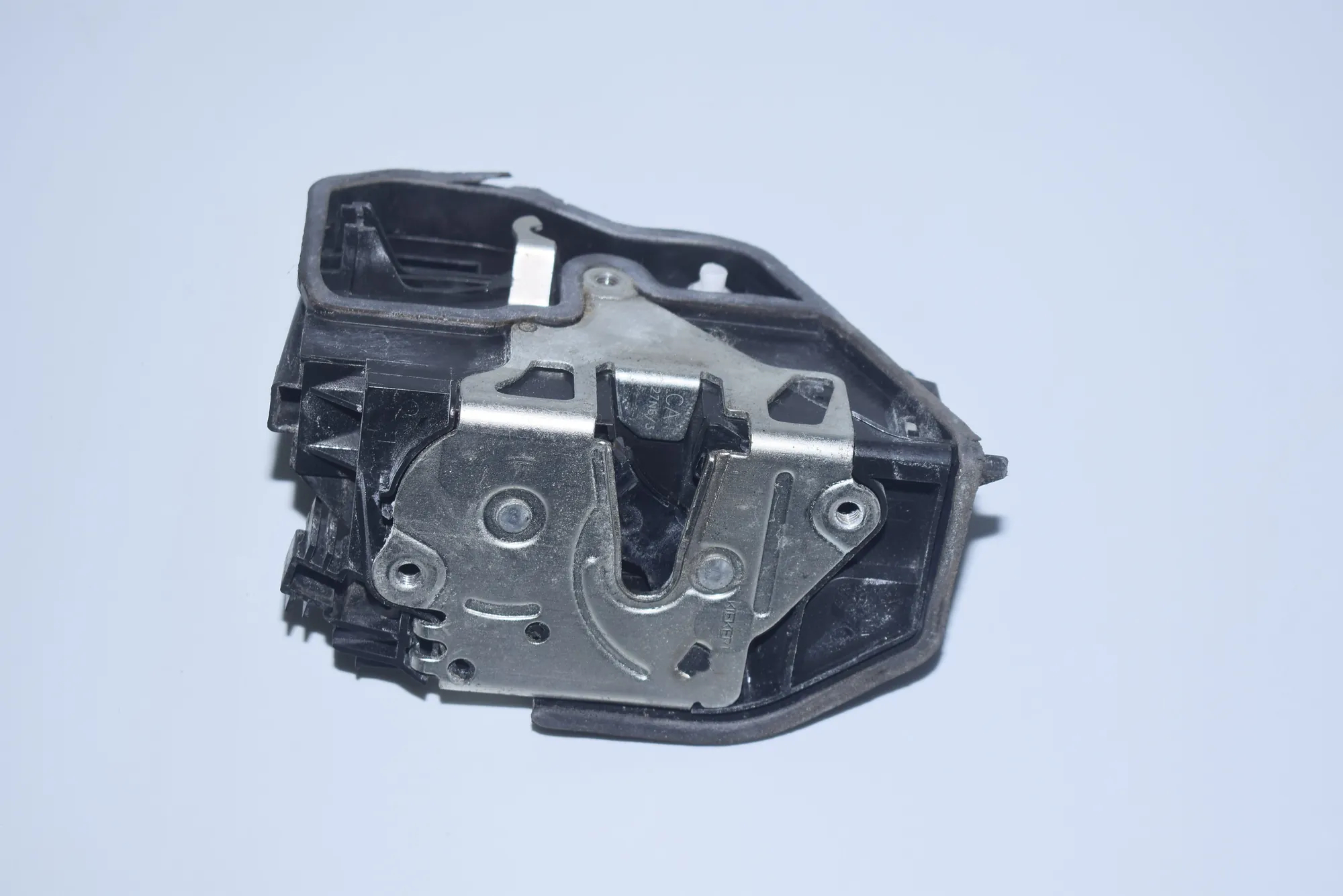 Front Left Door Lock – OEM 7167073 · BMW 5 (E60) 523 i 2006 – 4
