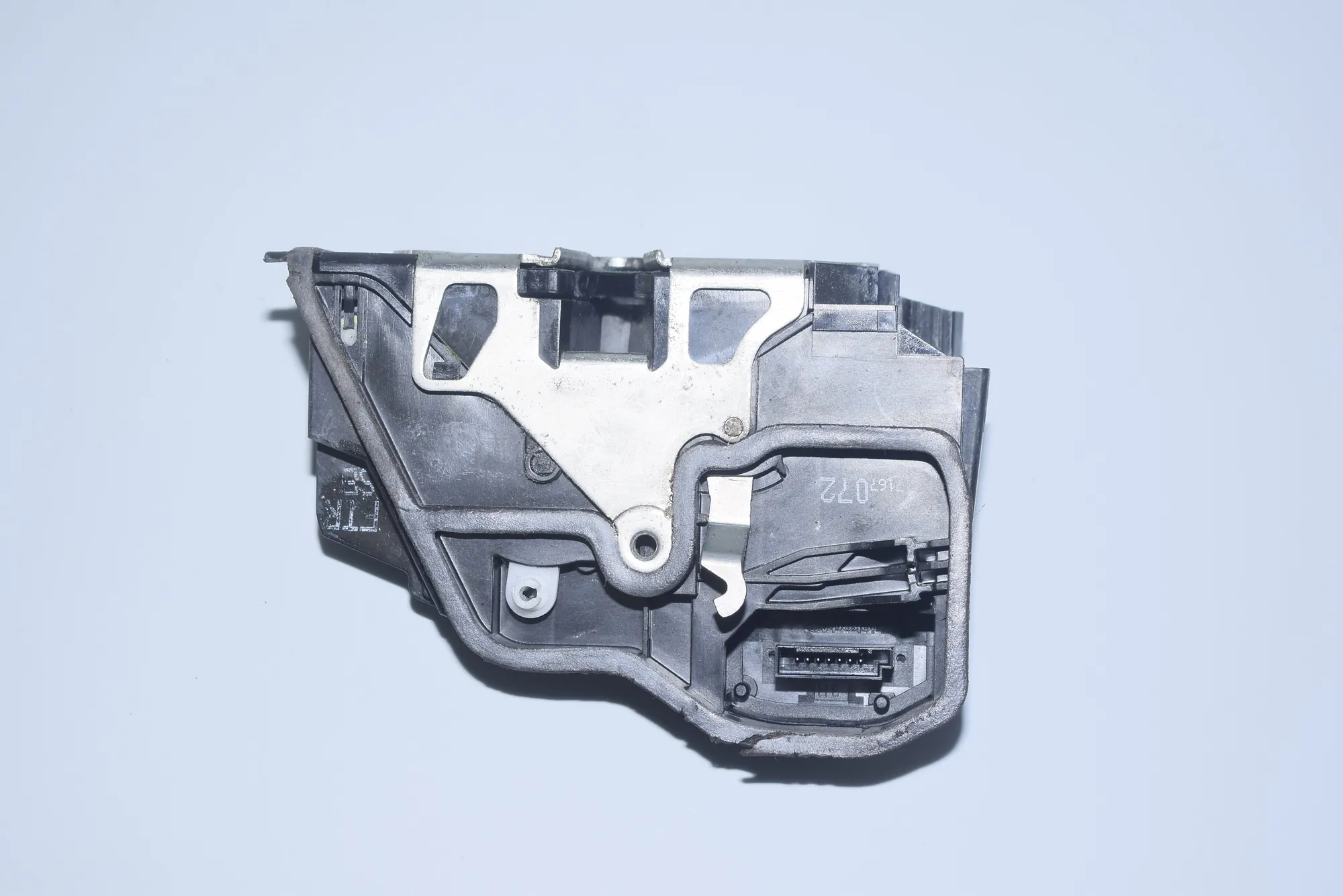 Front Left Door Lock – OEM 7167073 · BMW 5 (E60) 523 i 2006 – 3