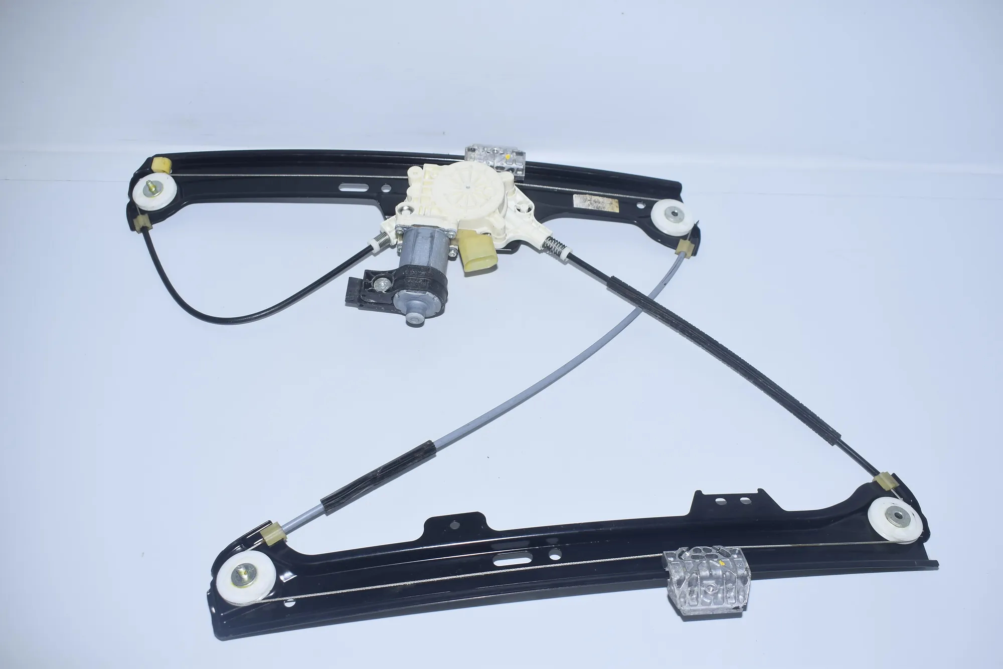 Front Left Door Window Regulator – OEM 6981141 · BMW 5 (E60) 523 i 2006 – 3