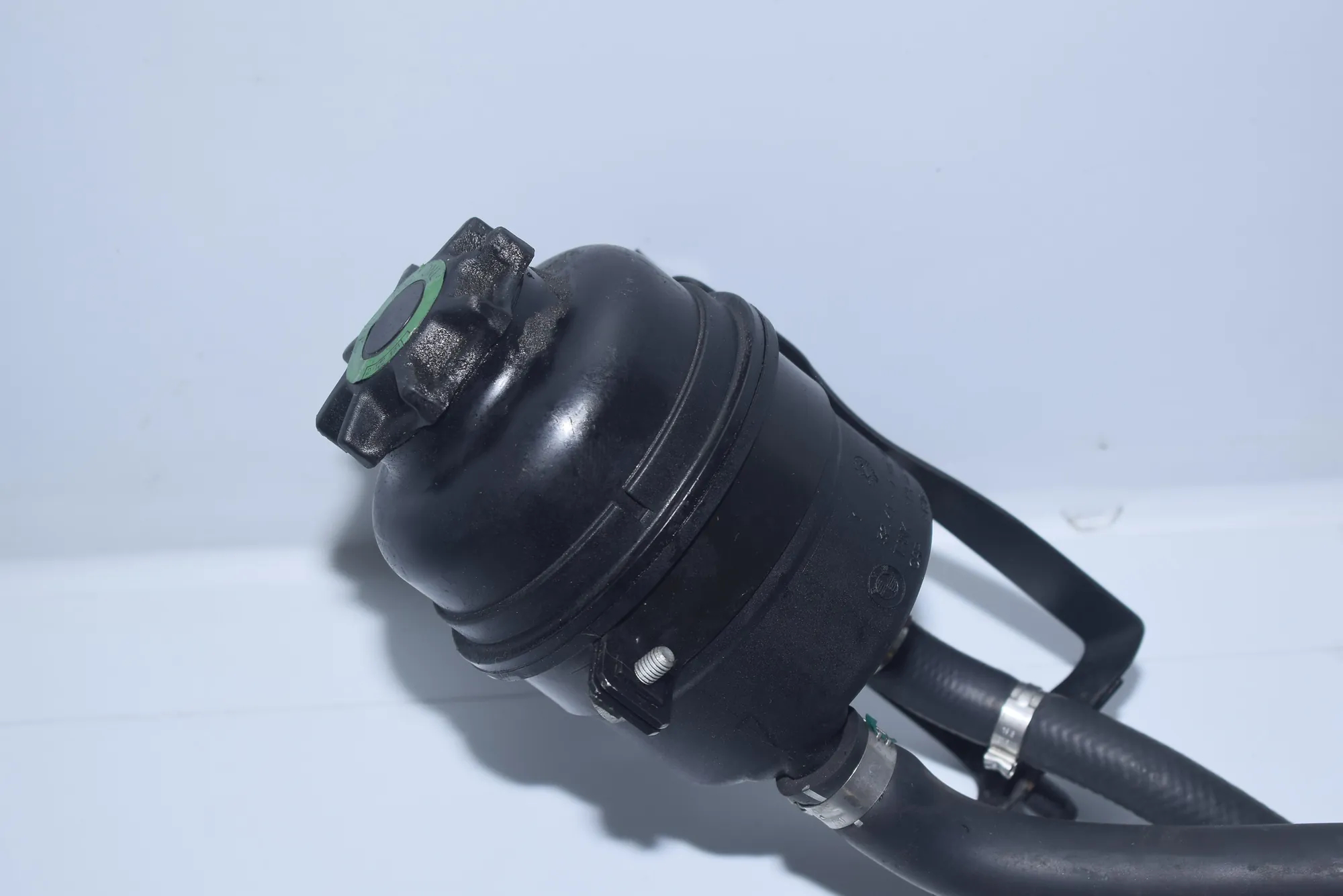Power Steering Pump Tank – OEM 1097164 · BMW 5 (E60) 523 i 2006 – 5