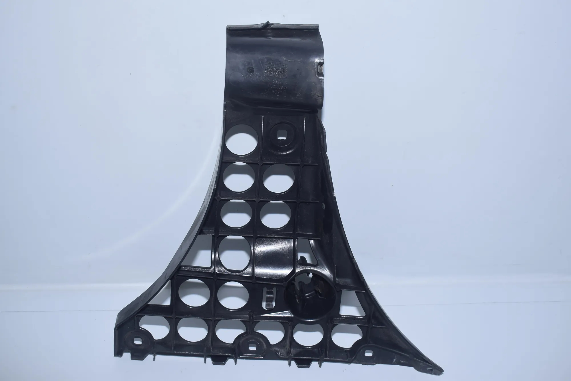 Rear Left Bumper Bracket – OEM 7033715 · BMW 5 (E60) 523 i 2006 – 4