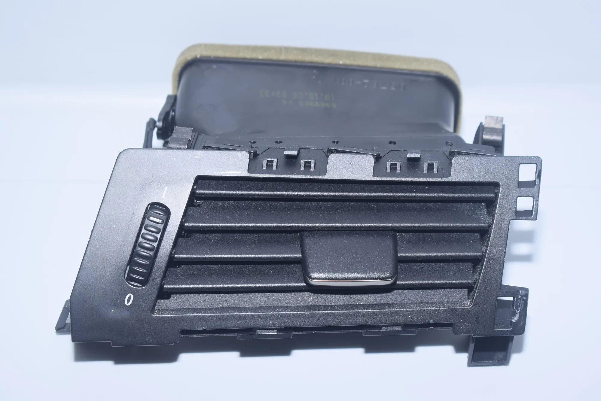 Dashboard Air Vents – OEM 6949303 · BMW 5 (E60) 523 i 2006 – 2