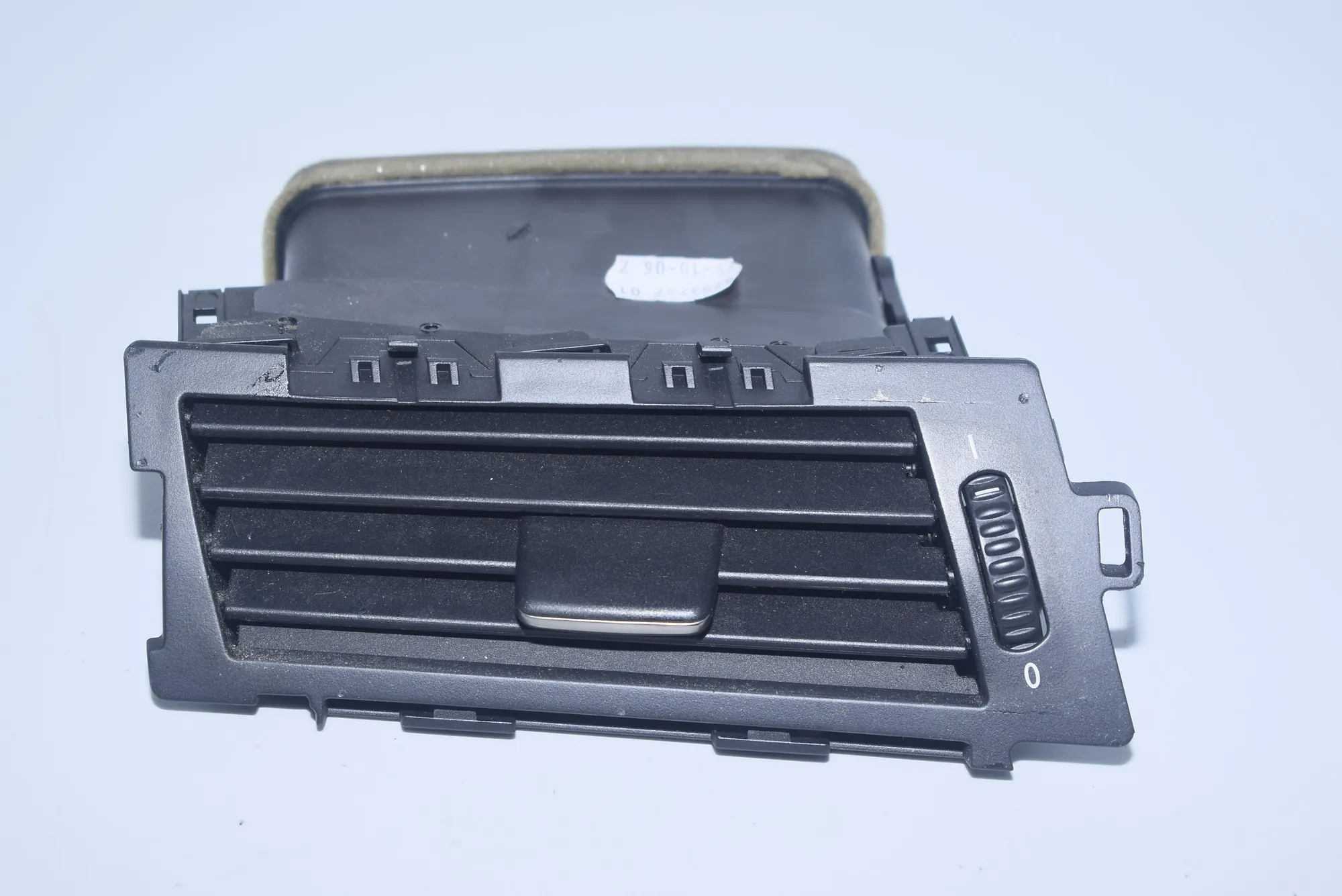 Dashboard Air Vents – OEM 6910731 · BMW 5 (E60) 523 i 2006 – 2