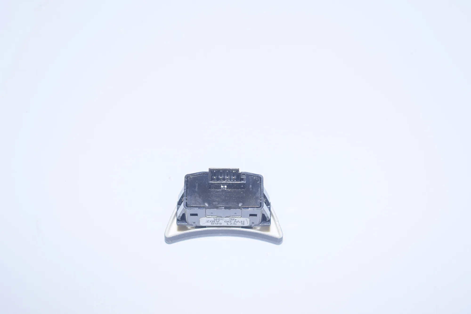 Switches – OEM 6921668 · BMW 5 (E60) 523 i 2006 – 2