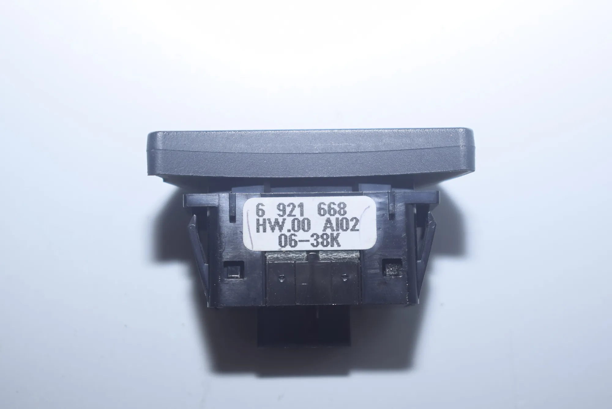 Switches – OEM 6921668 · BMW 5 (E60) 523 i 2006 – 4