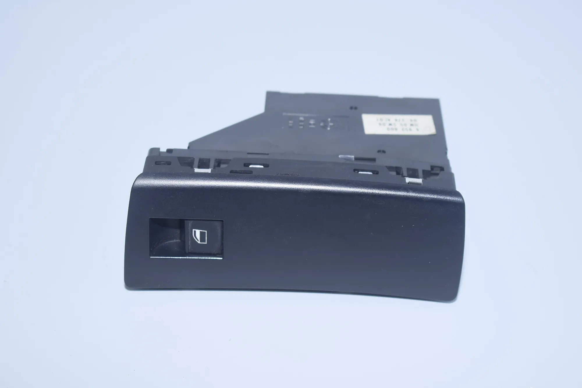 Front Left Door Window Switch – OEM 6952800 · BMW X5 (E53) 3.0 d 2004 – 4