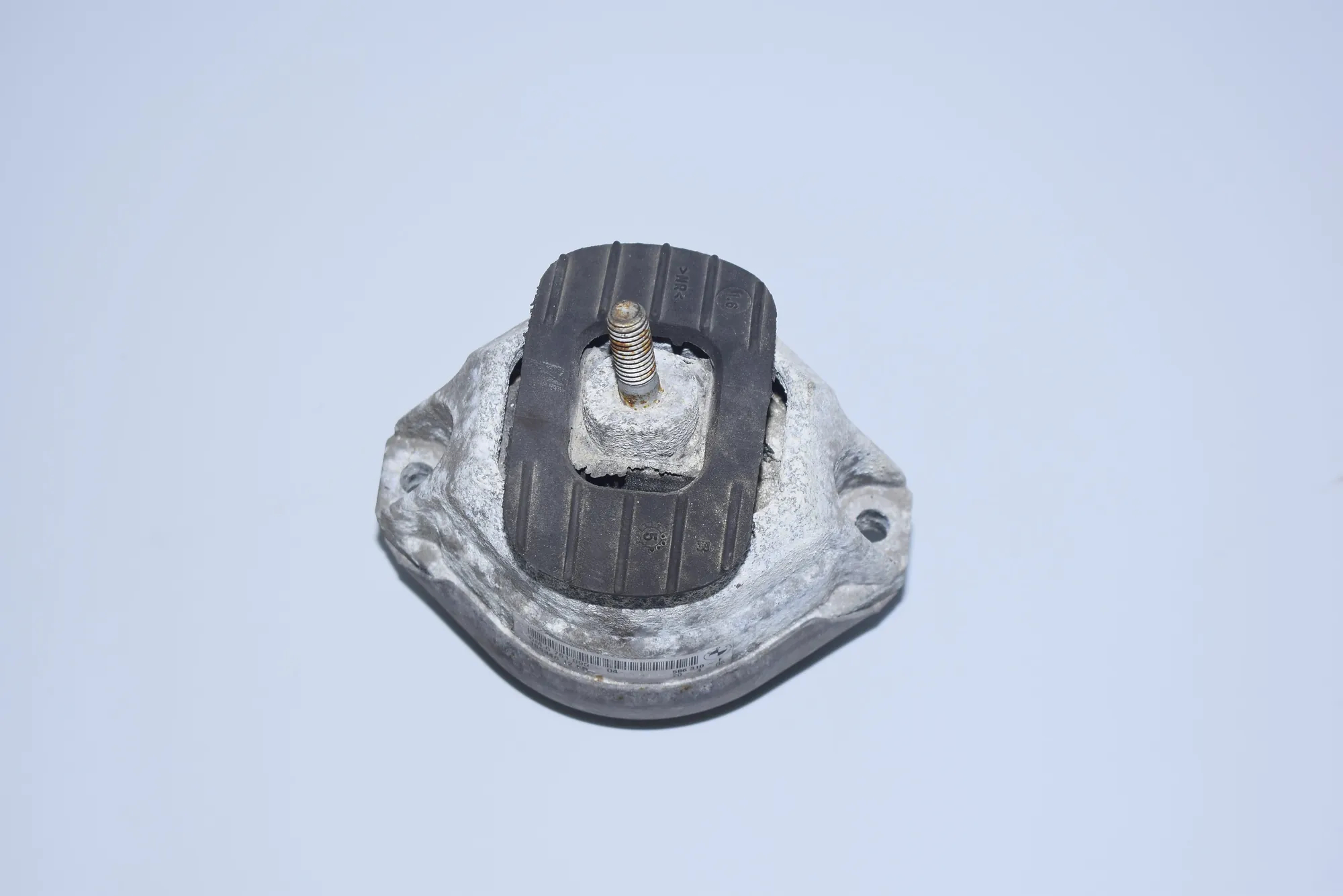 Right Side Engine Mount – OEM 6761090 · BMW 5 (E60) BMW 5 (E60) 2004