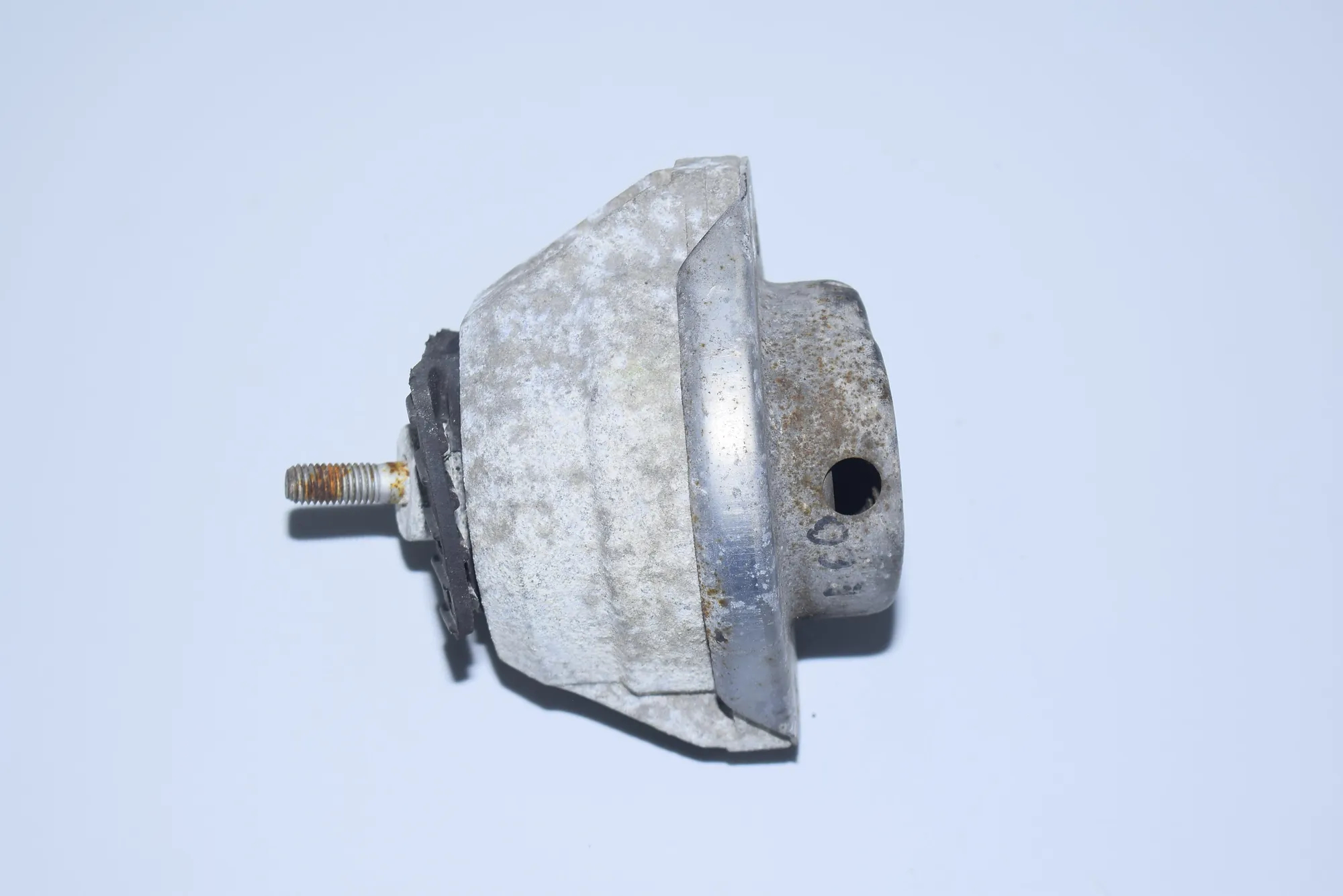 Right Side Engine Mount – OEM 6761090 · BMW 5 (E60) BMW 5 (E60) 2004 – 5