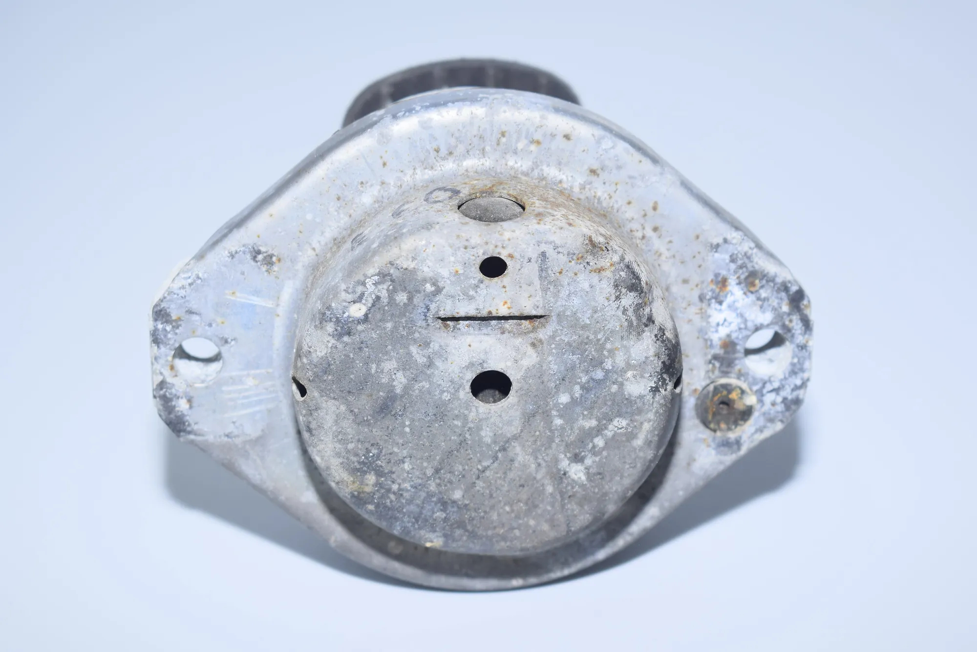 Right Side Engine Mount – OEM 6761090 · BMW 5 (E60) BMW 5 (E60) 2004 – 2