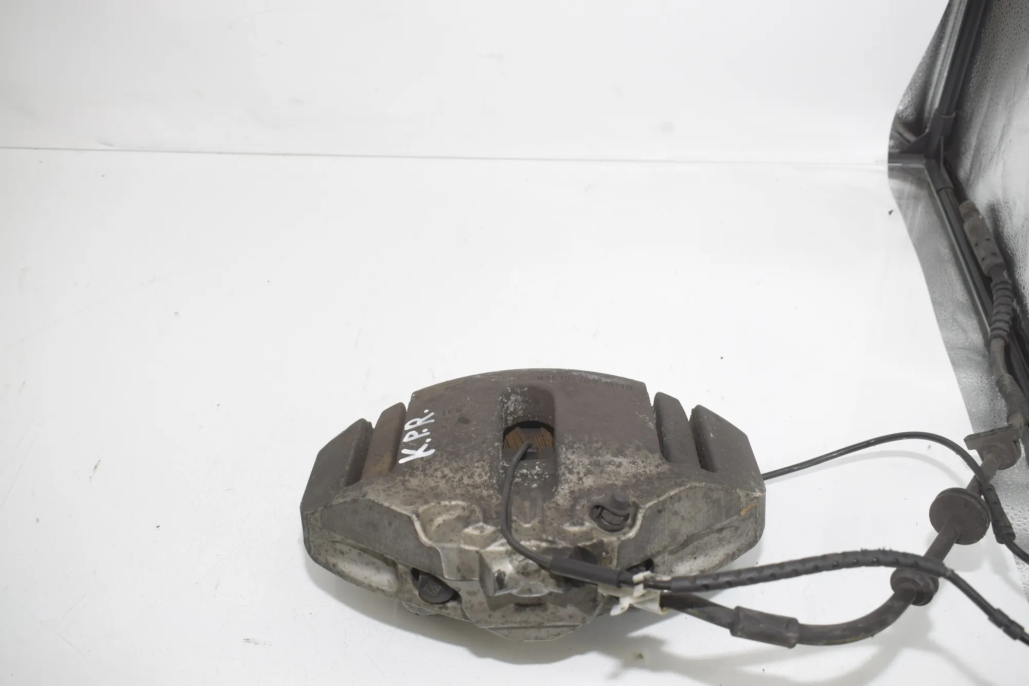 Front Left Brake Caliper – OEM 6792689 · BMW 5 Touring (F11) 530 d xDrive 2012 – 4