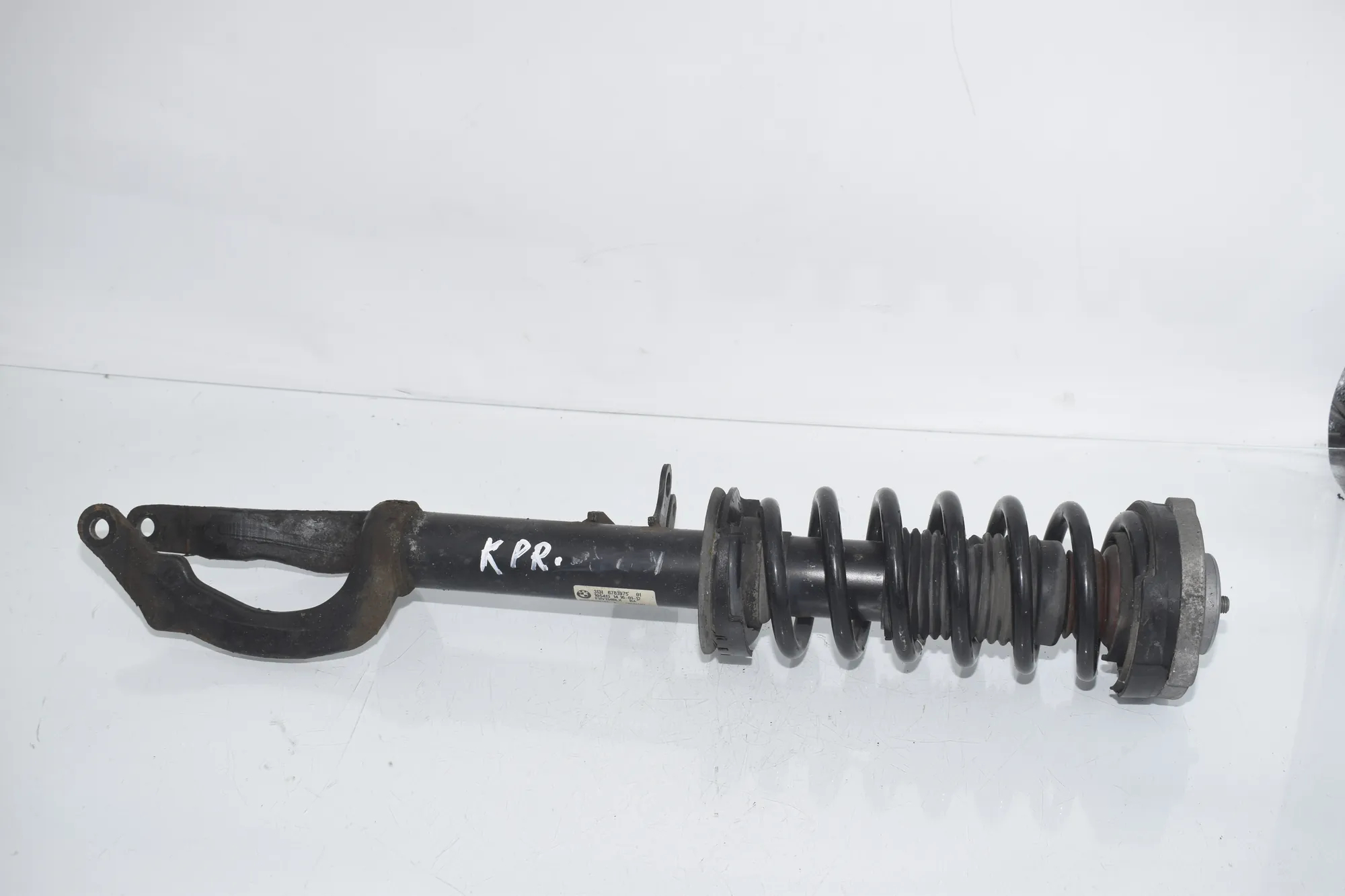 Front Left Shock Absorber – OEM 6783975 · BMW 5 Touring (F11) 530 d xDrive 2012 – 2