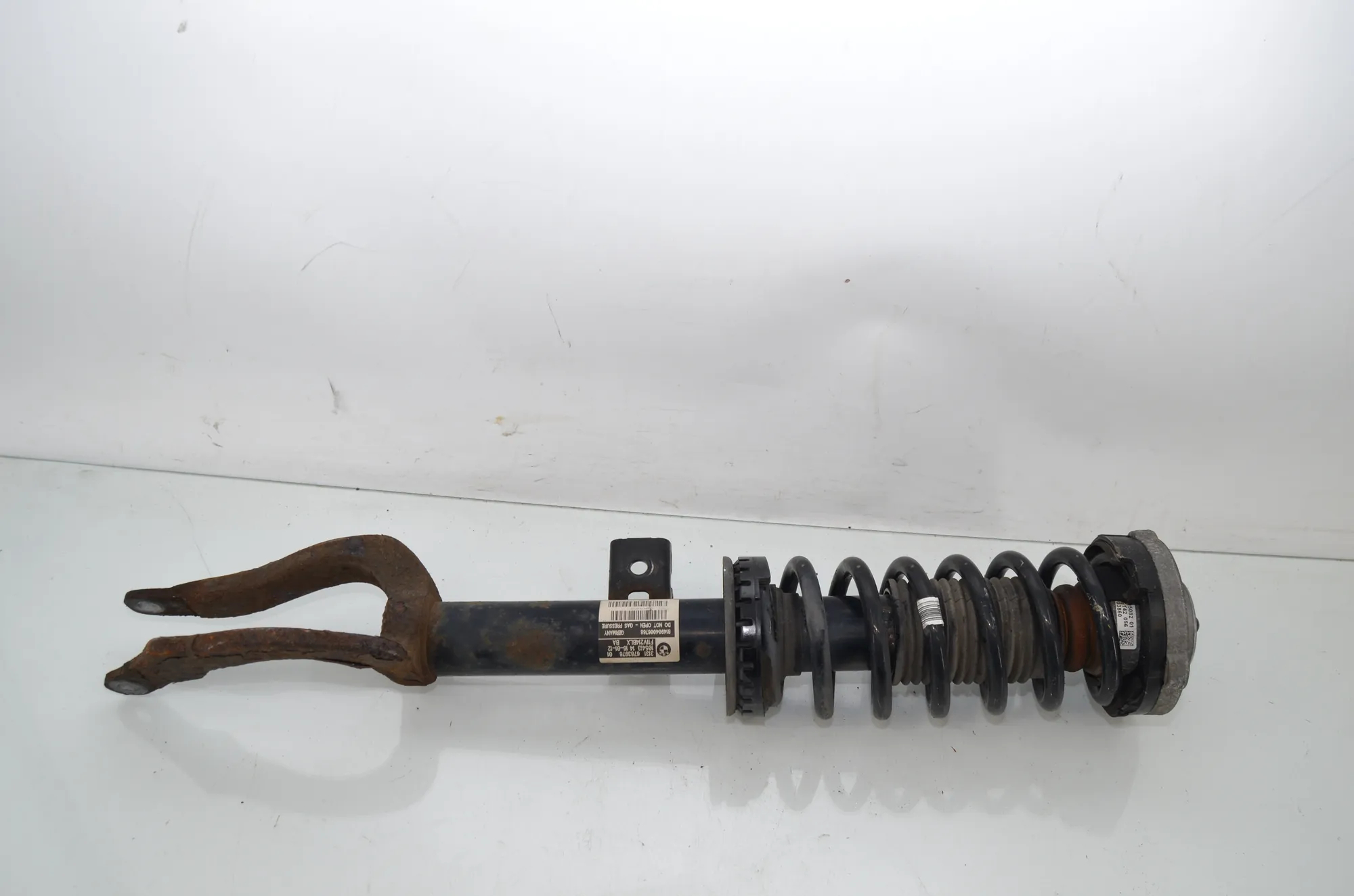 Front Right Shock Absorber – OEM 6783976 · BMW 5 Touring (F11) 530 d xDrive 2012 – 4