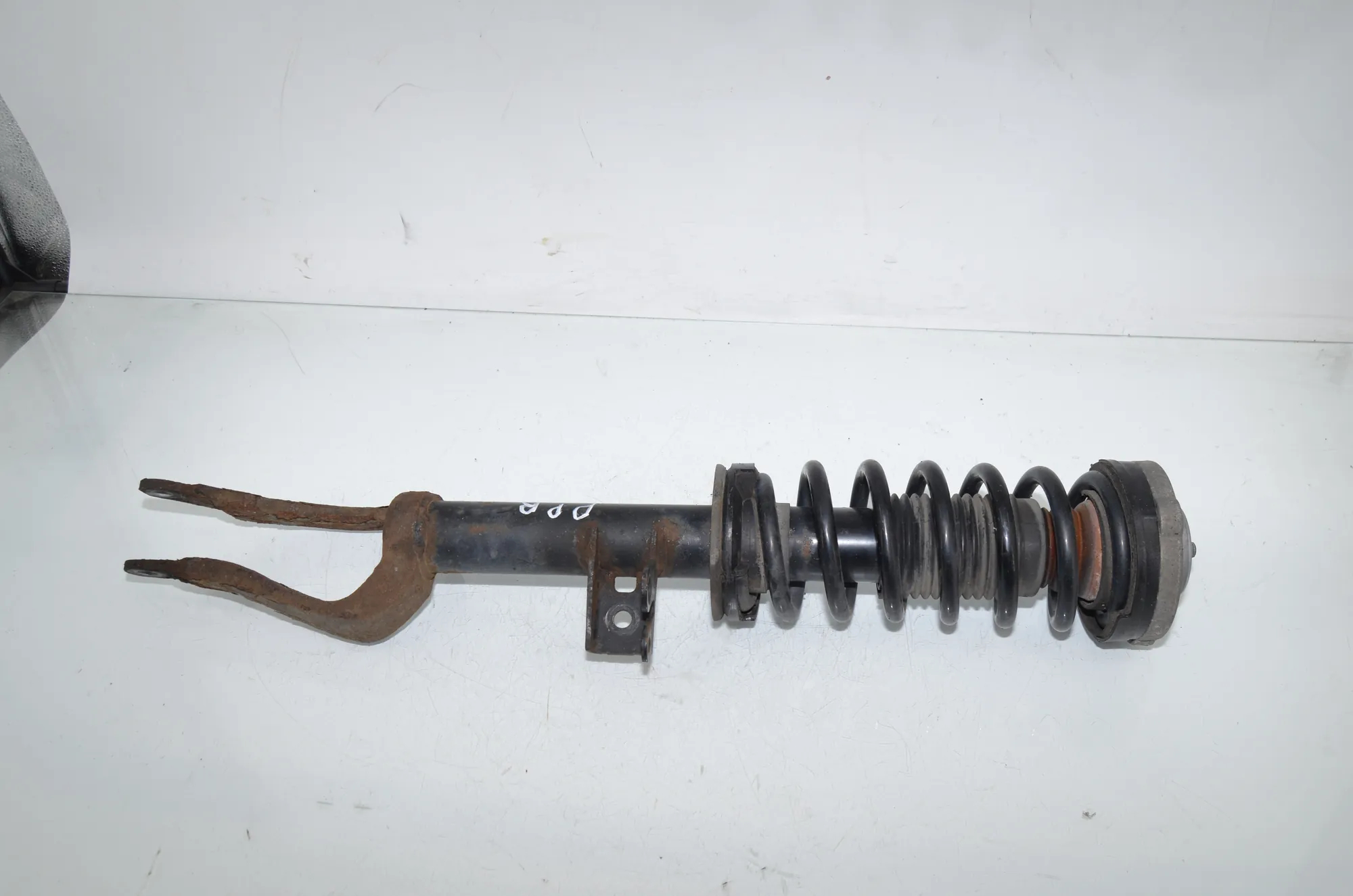 Front Right Shock Absorber – OEM 6783976 · BMW 5 Touring (F11) 530 d xDrive 2012 – 3