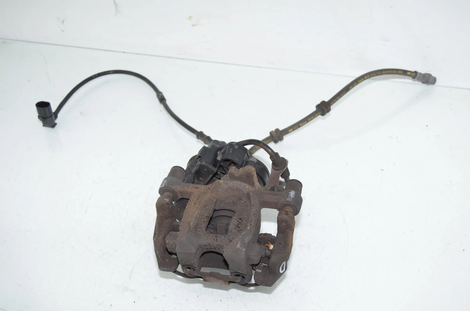 Rear Right Brake Caliper – OEM 6892606 · BMW 2 Gran Tourer (F46) 216 i 2018