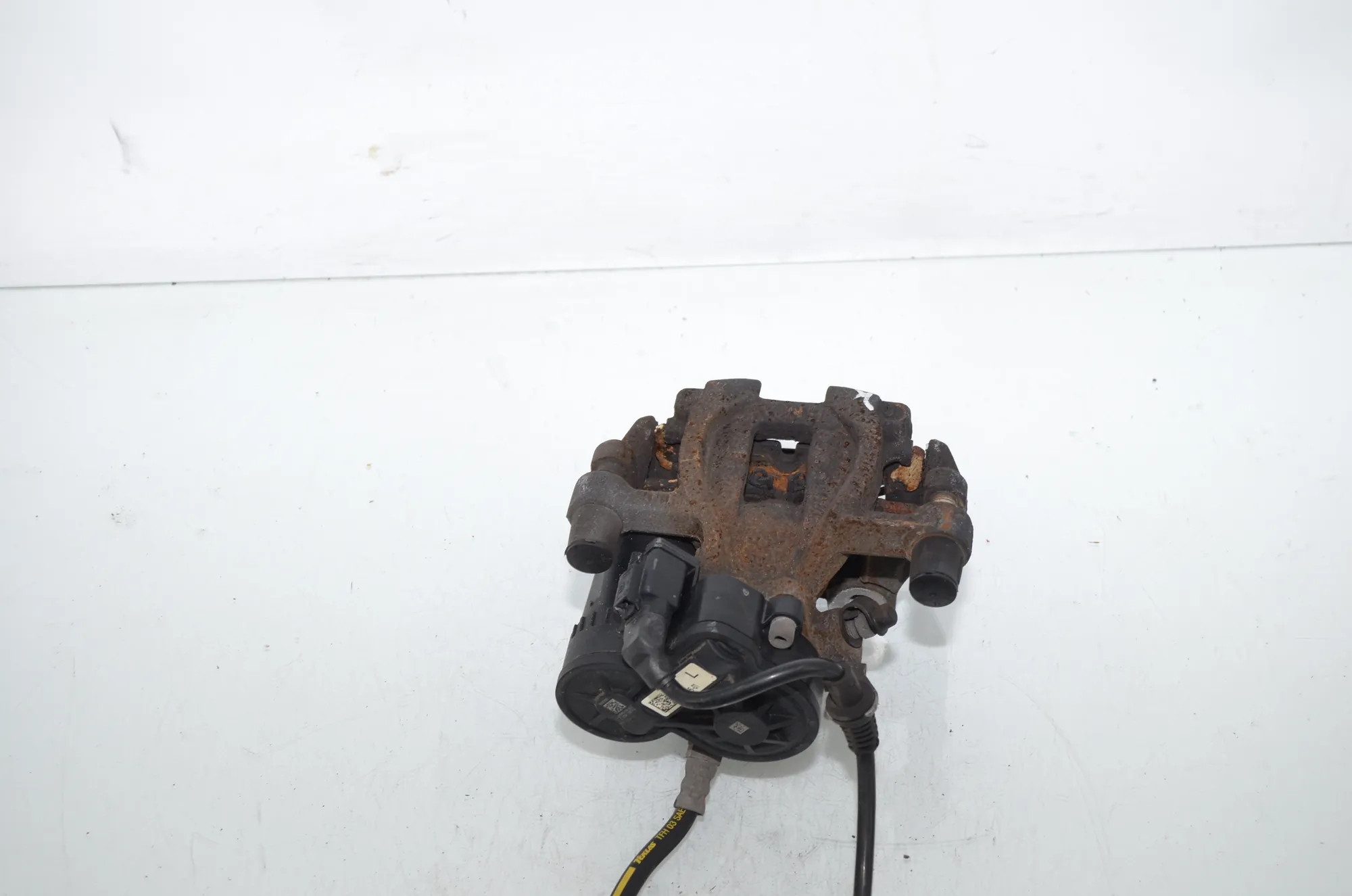 Rear Left Brake Caliper – OEM 6892605 · BMW 2 Gran Tourer (F46) 216 i 2018 – 2