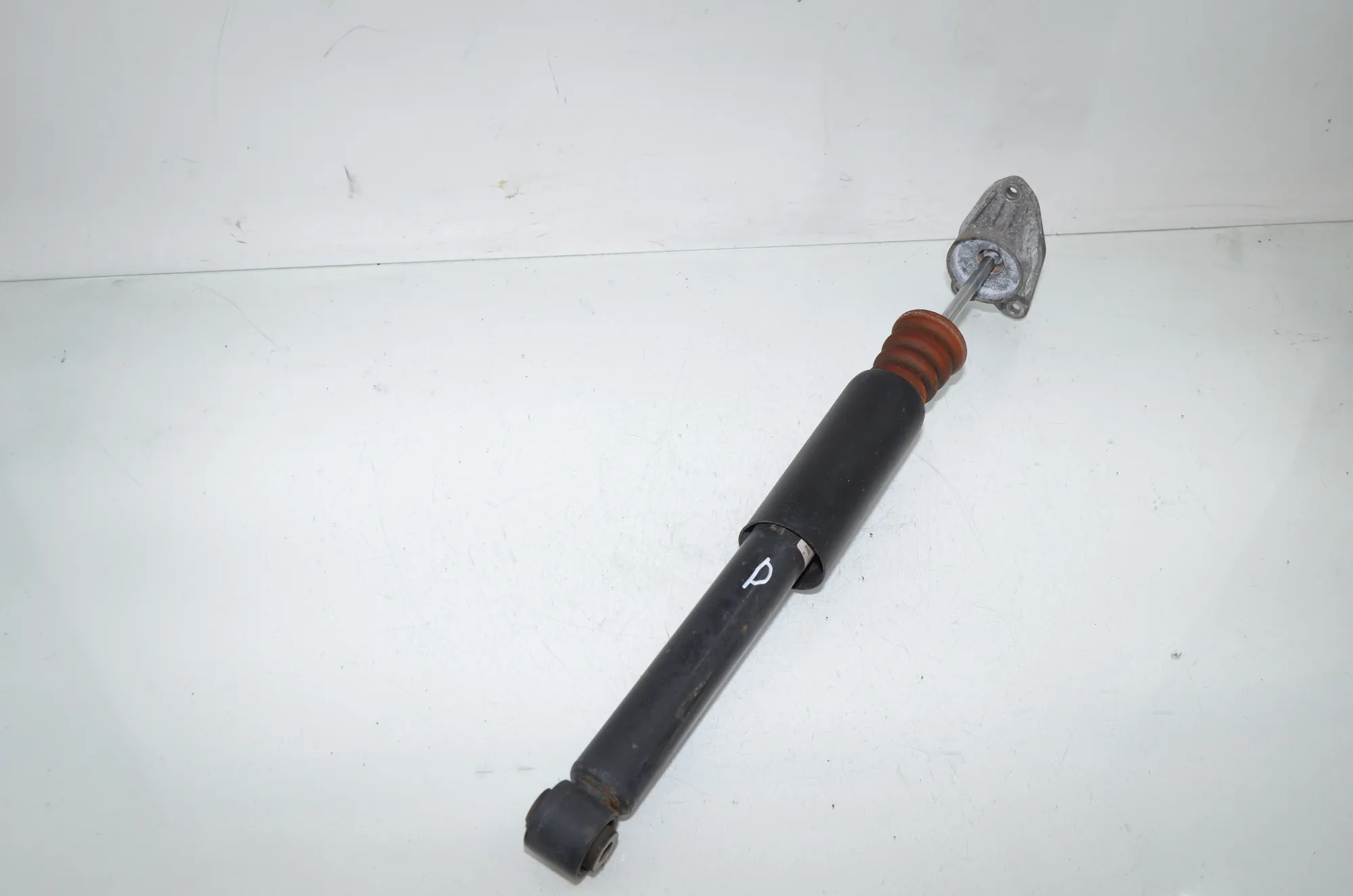 Rear Right Shock Absorber – OEM 6887330 · BMW 2 Gran Tourer (F46) 216 i 2018 – 2